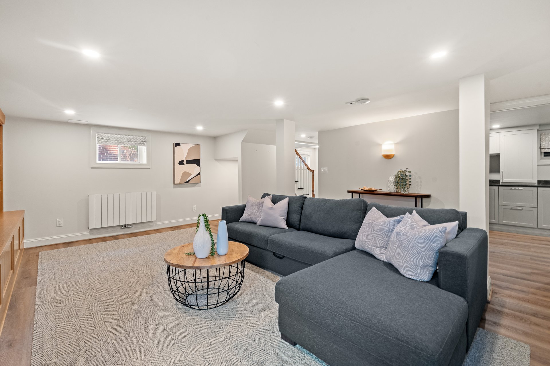 21 W Oak Street
