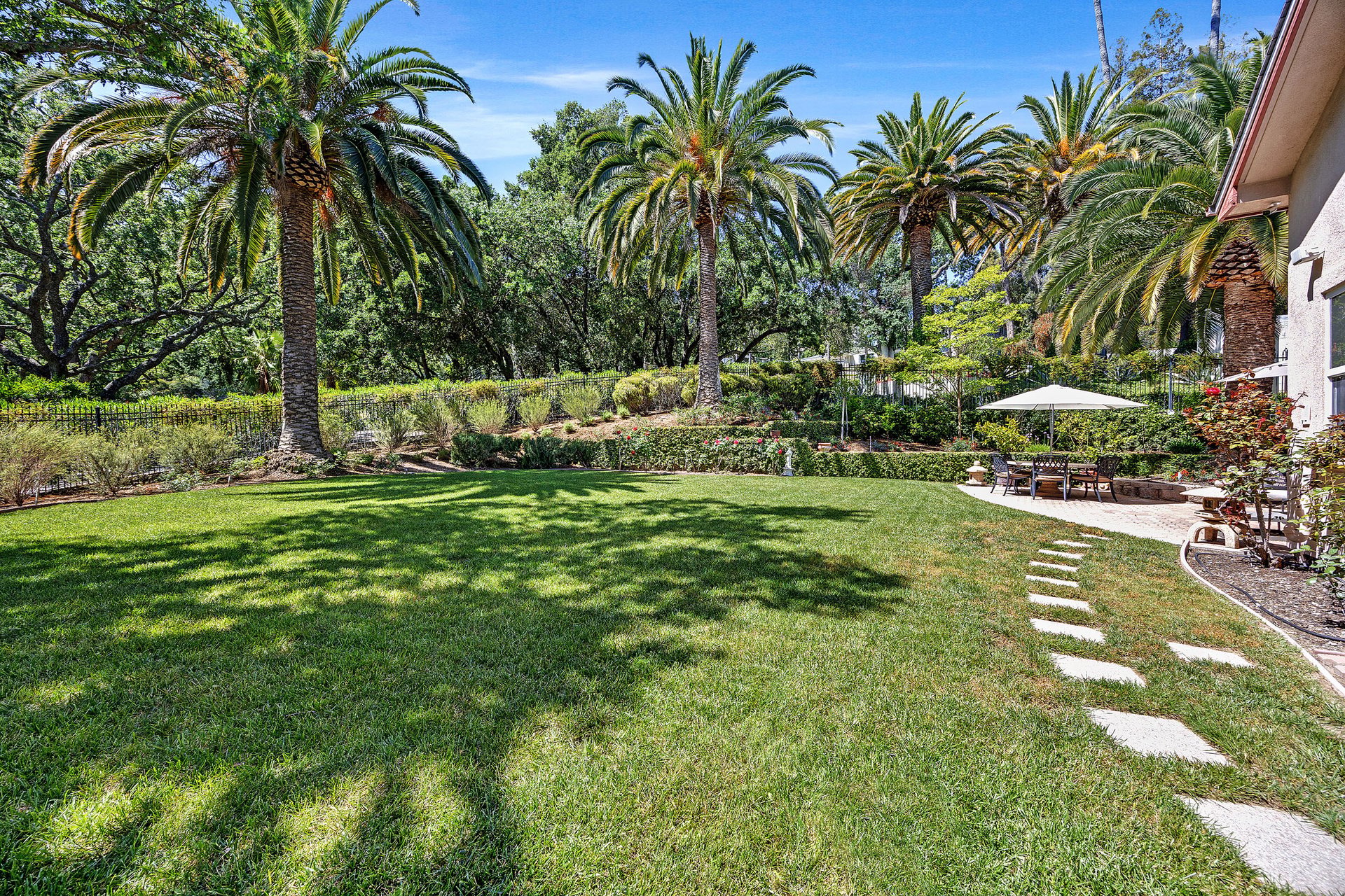 Castlewood Executive Home For Lease