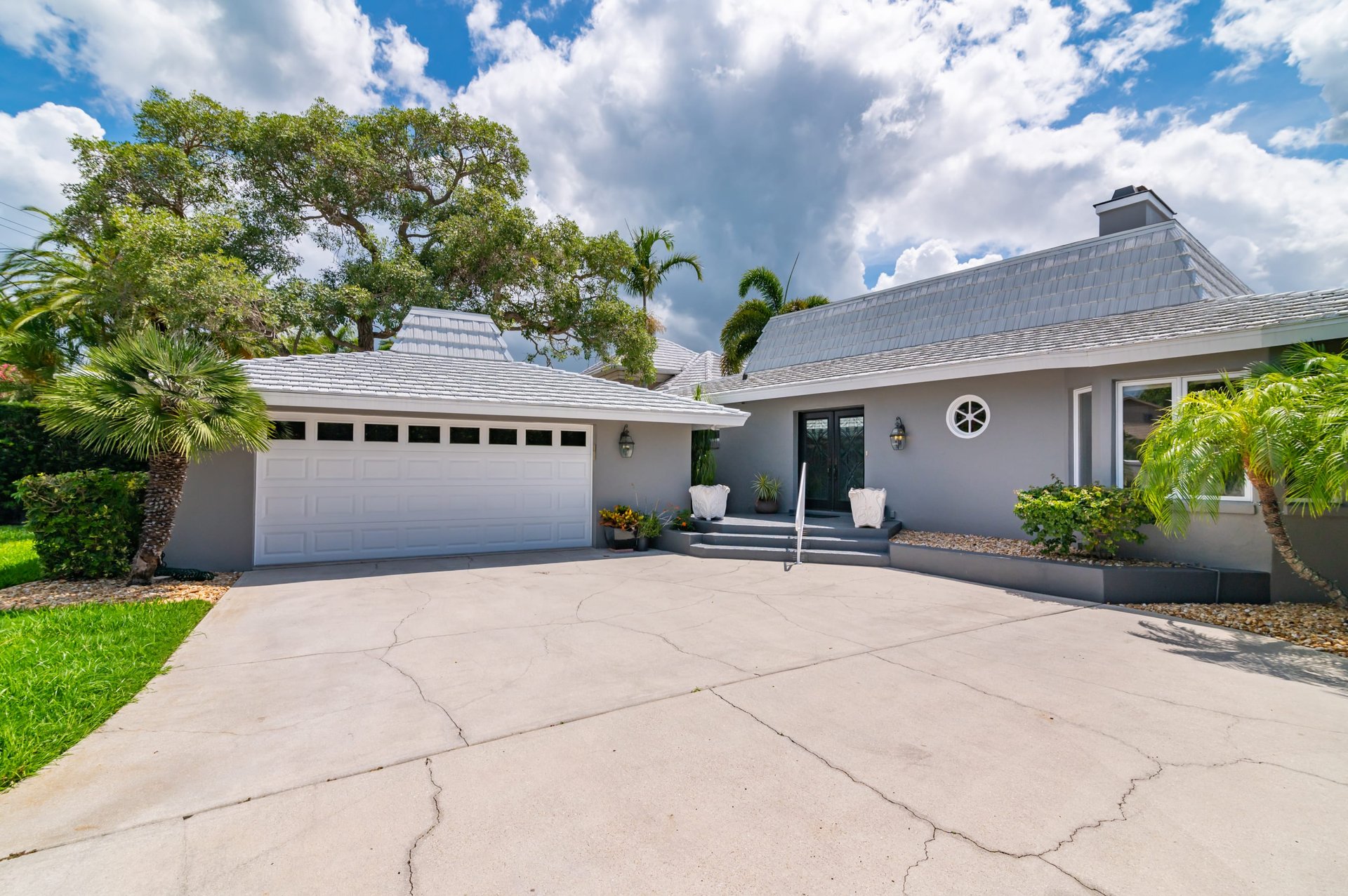 Prestigious Address in Lido Shores