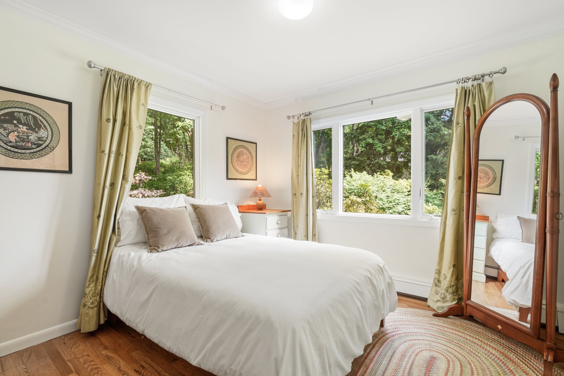 11 Upper Lakeshore Drive