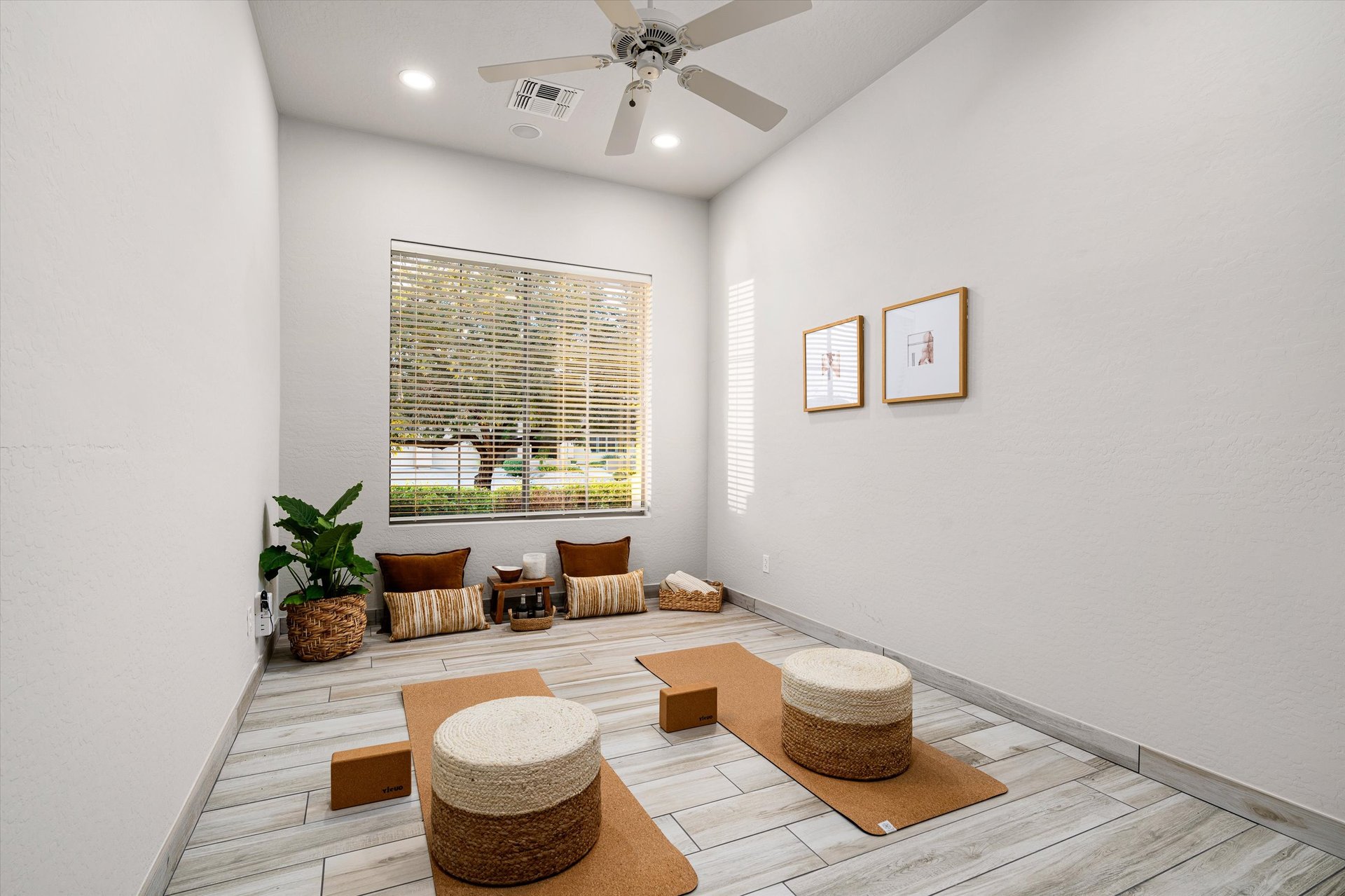 11115 E WINCHCOMB Drive, Scottsdale