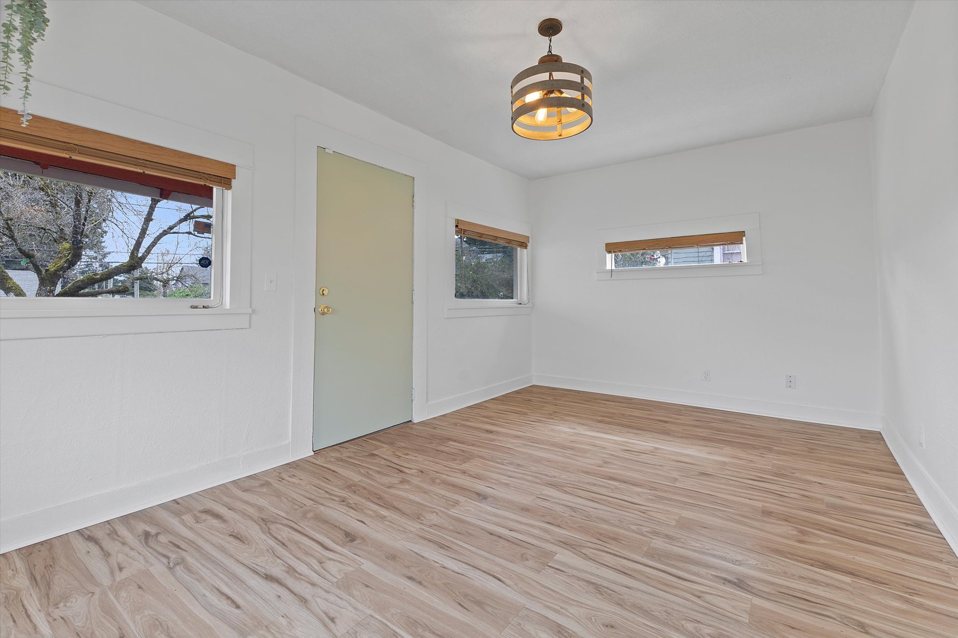 4805 NE 110th Ave