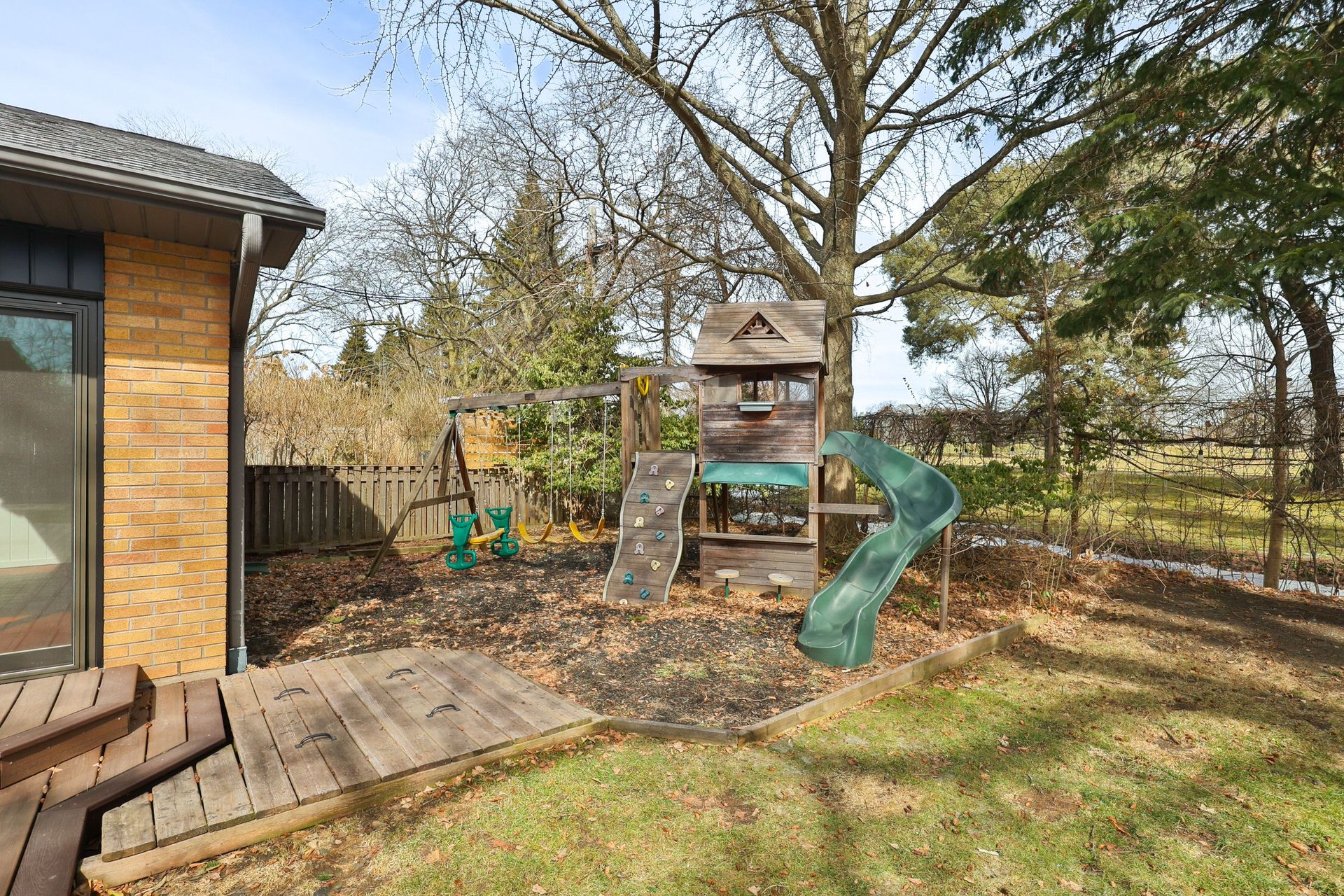 1439 Larchview Trail