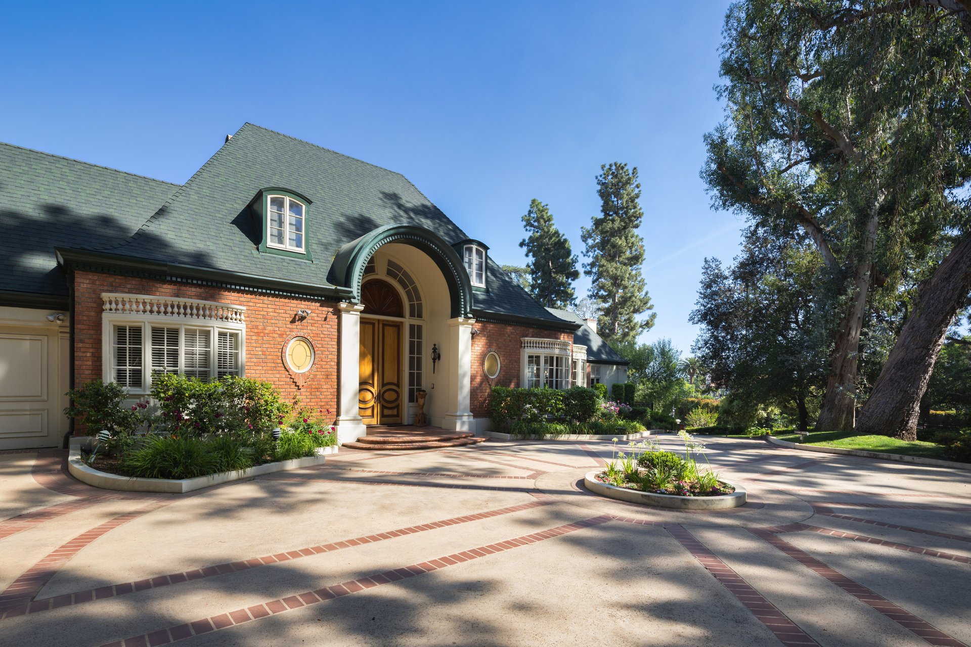 1025 N Crescent Dr, Beverly Hills