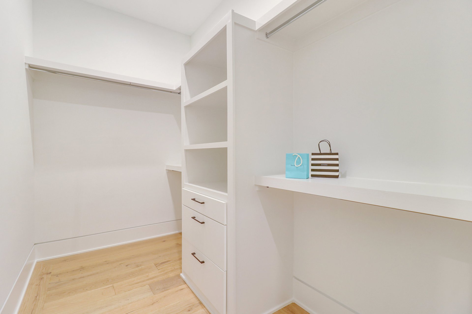 	  	1138 Basil Rd, Mclean, VA 22101