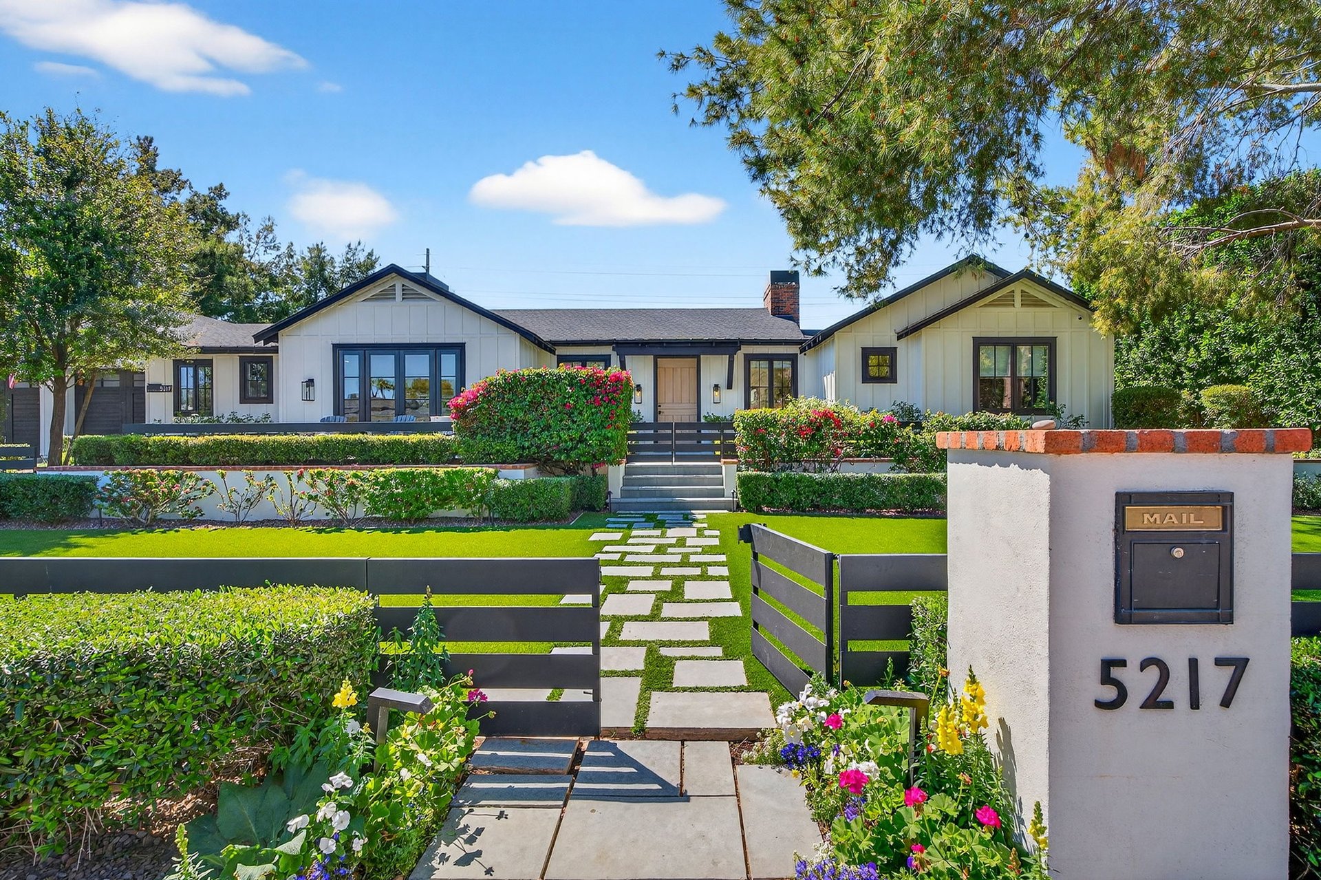 5217 E CALLE REDONDA