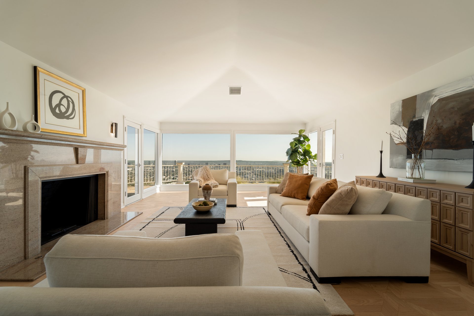 8527 Hedges Way, Hollywood Hills