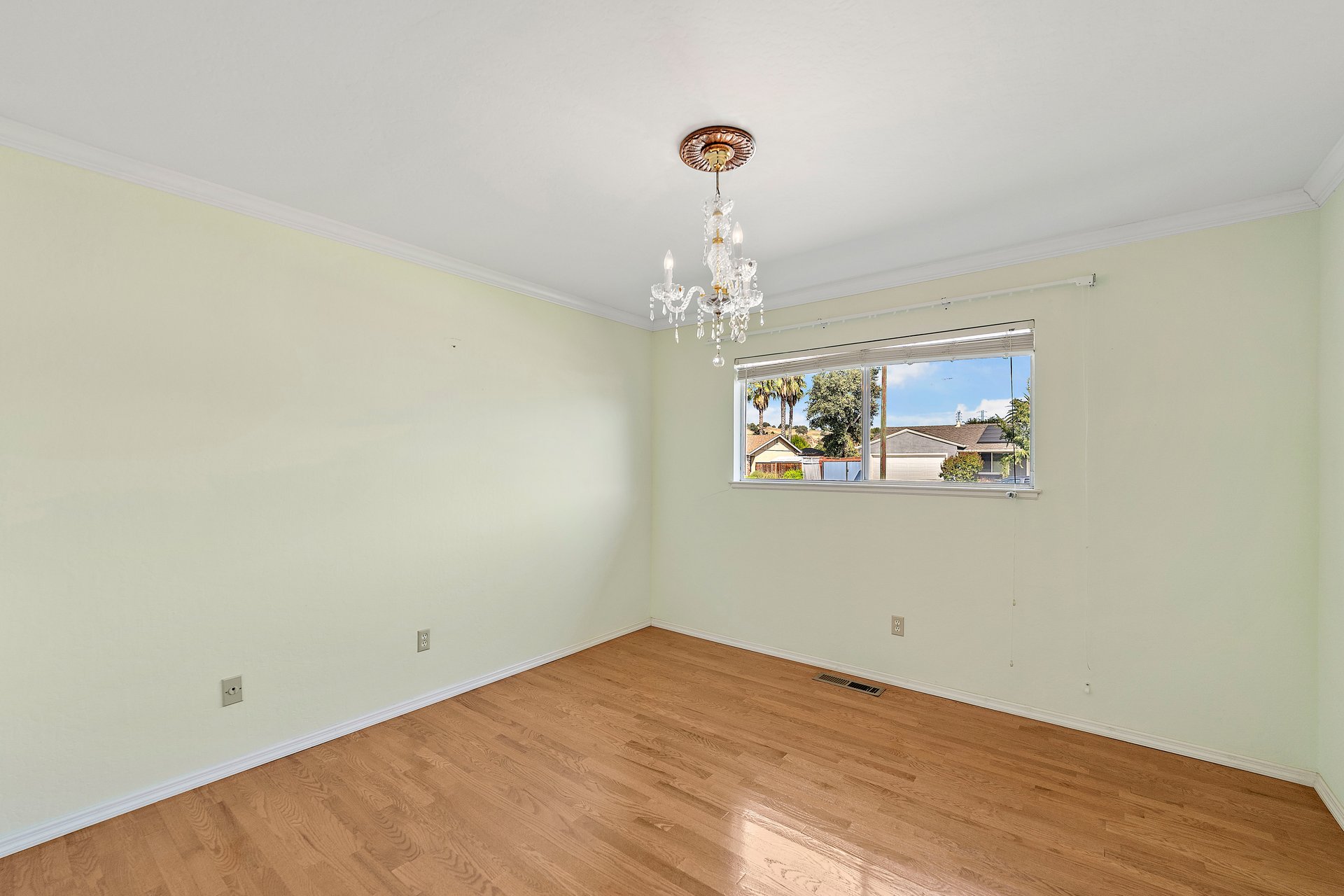 6137 Oak Forest Way