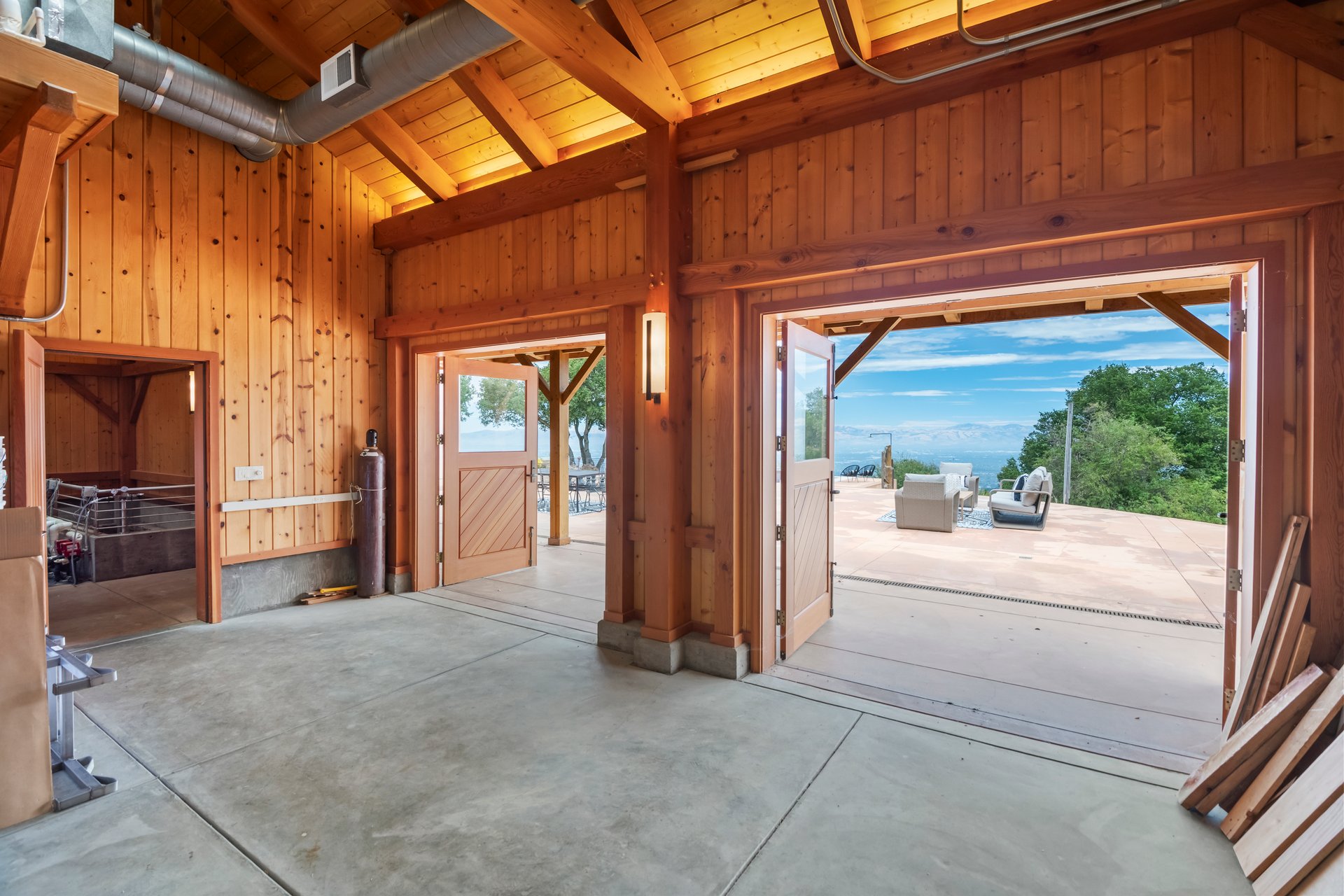 15060 Montebello RD