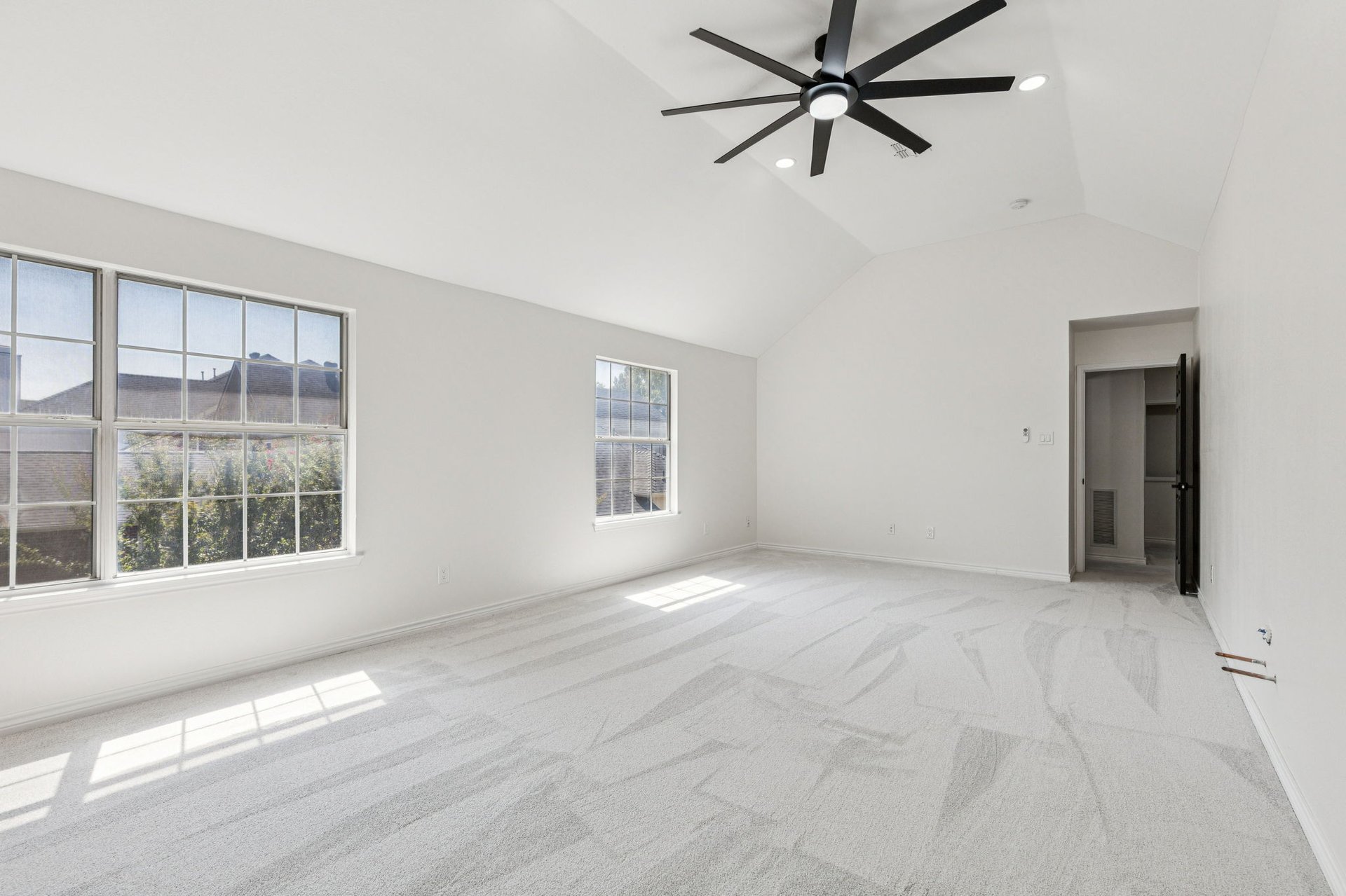 915 Inverness Circle