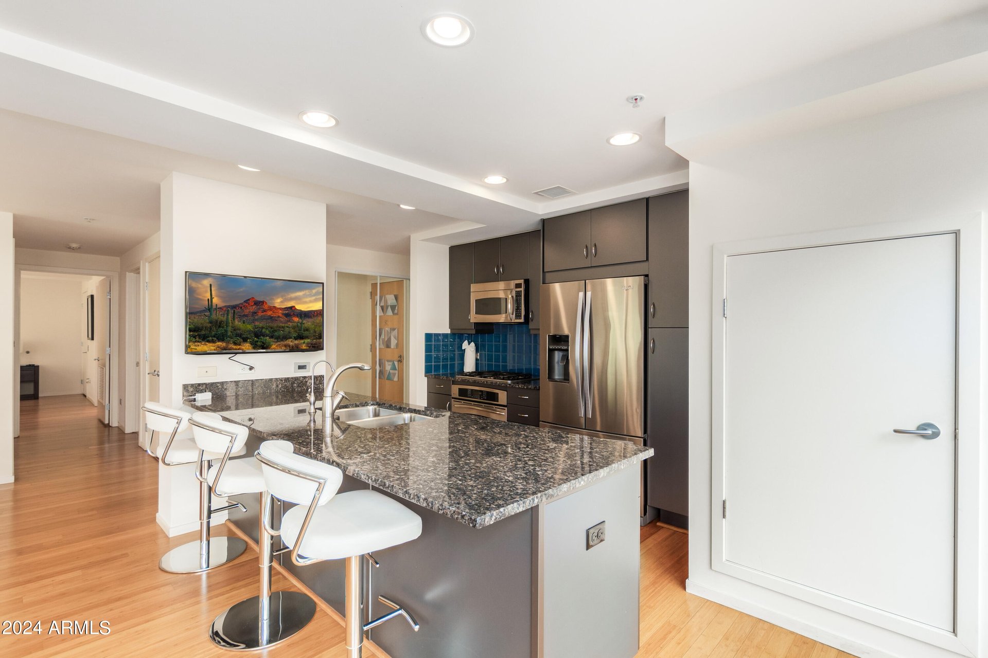 7137 E Rancho Vista Dr, #4005