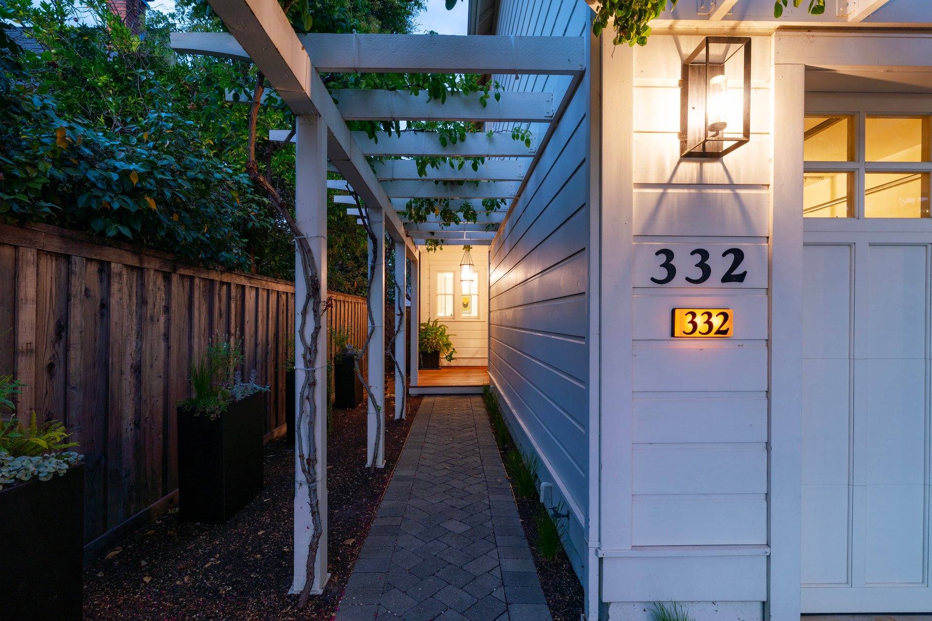 332 East St