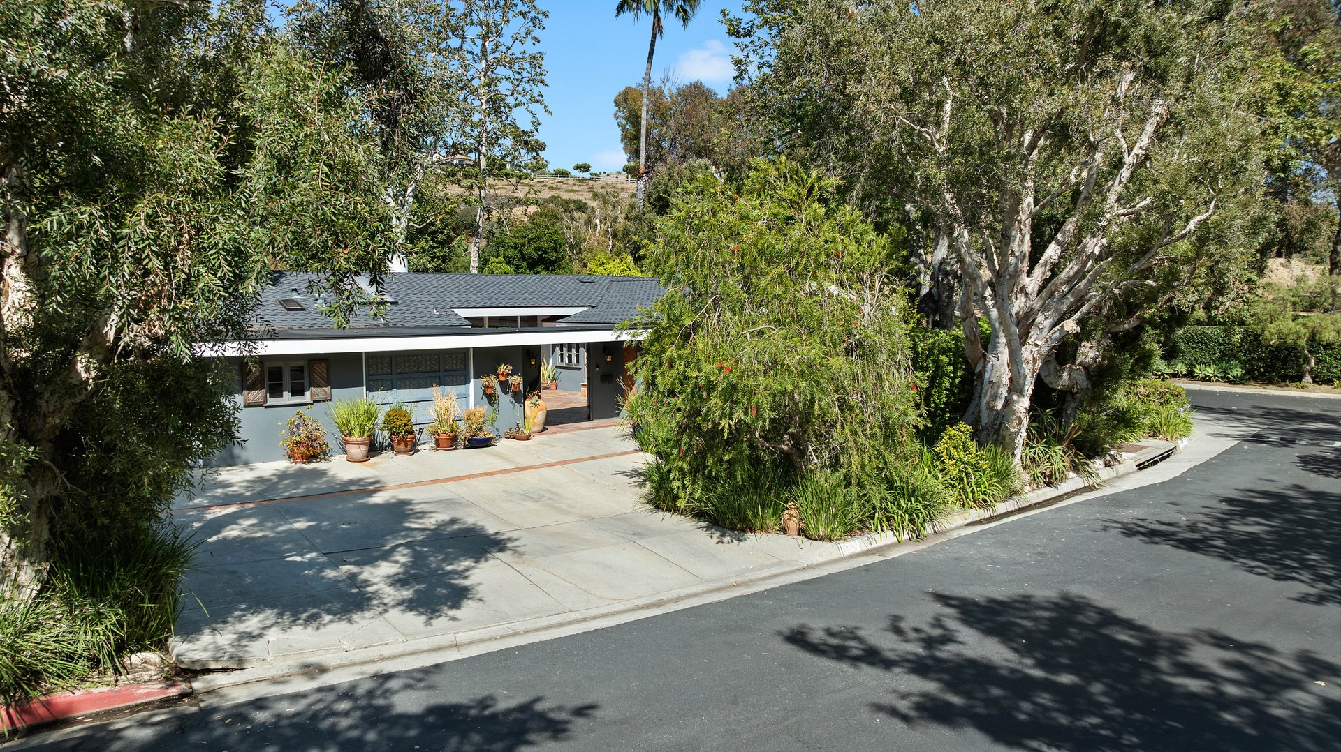 Spacious Malibu West Mid Century