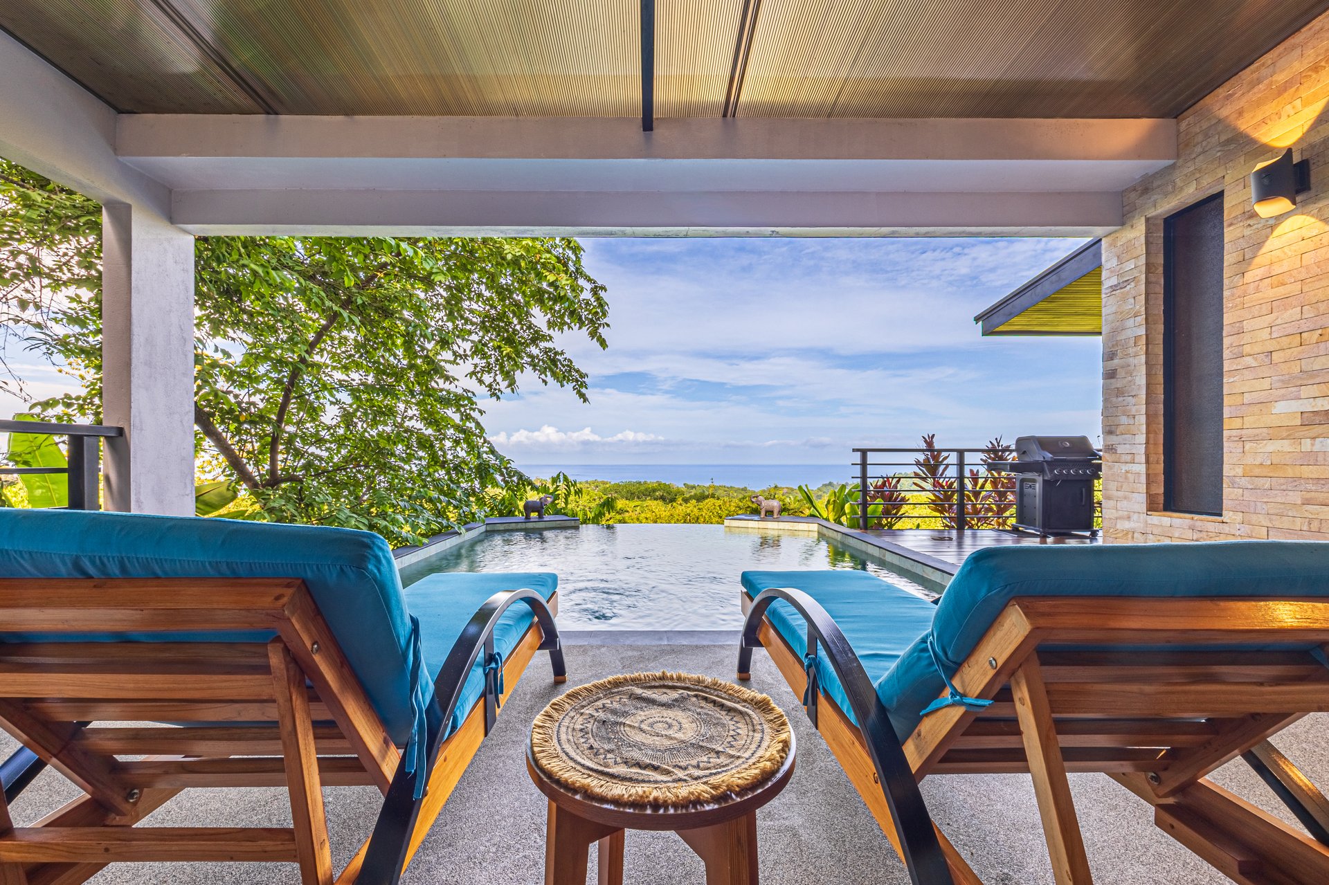 Casa Markissa – Luxury Oceanview Villa with Proven Rental Income.