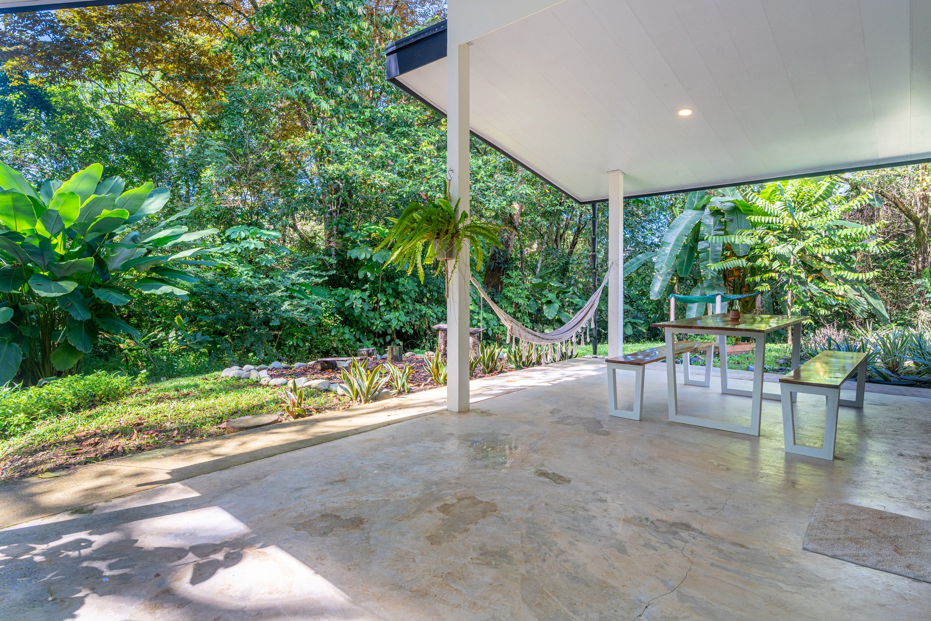 Turnkey Property with 3 Income-Generating Homes in an Exceptional Uvita Location