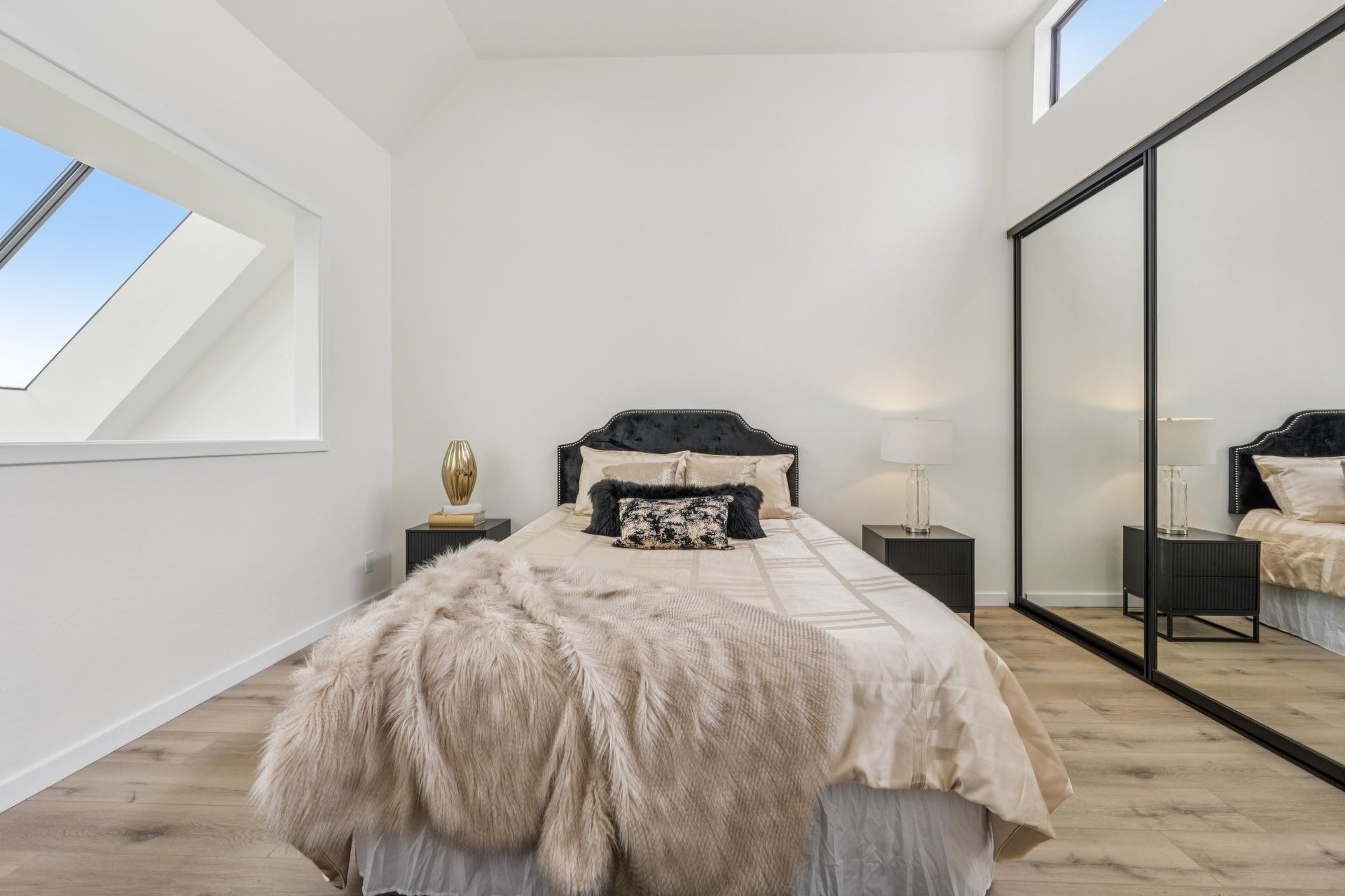 7 Embarcadero West #207
