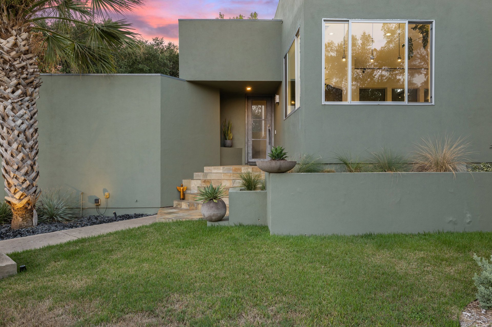 2700 De Soto DR