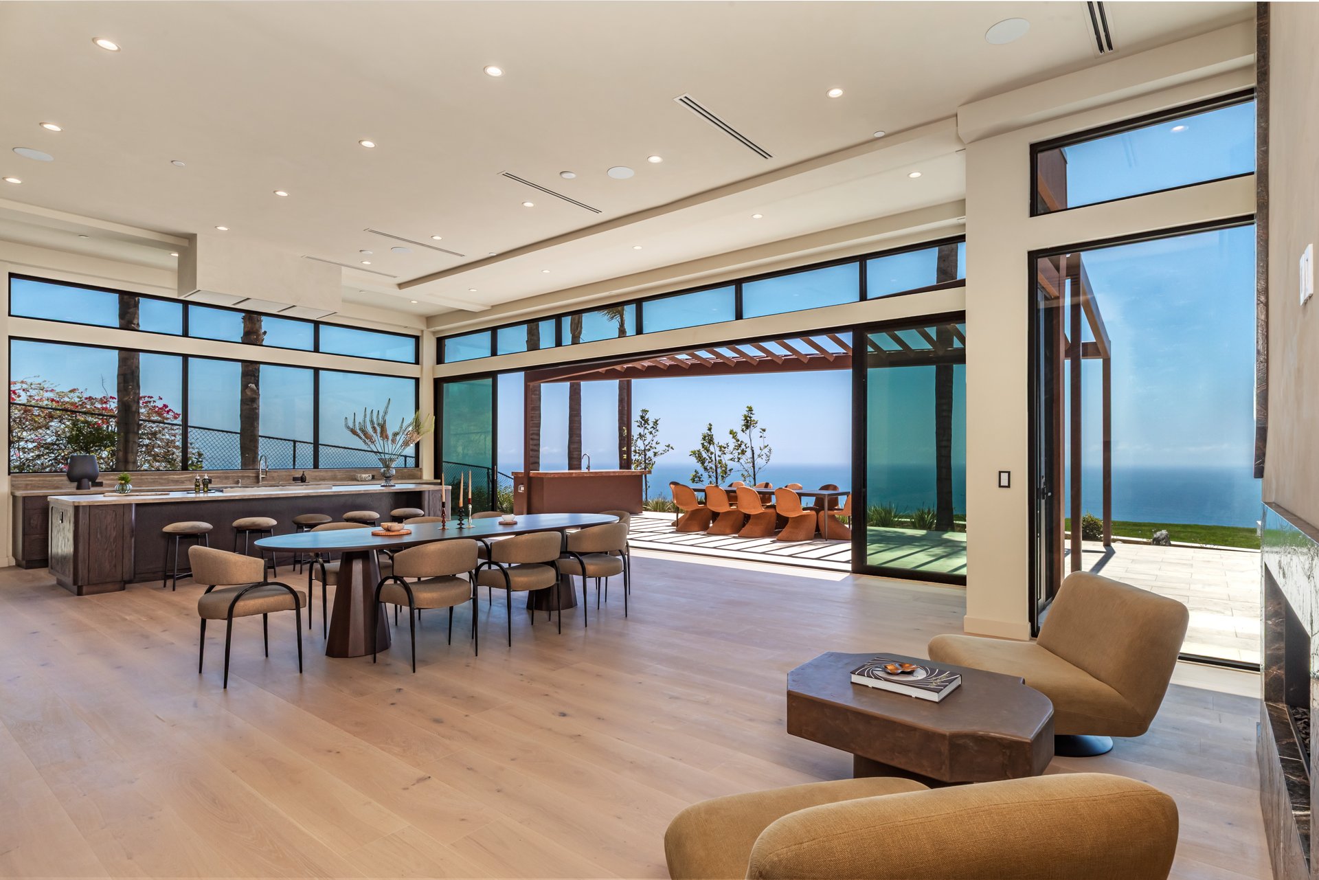 4346 Avenida De La Encinal