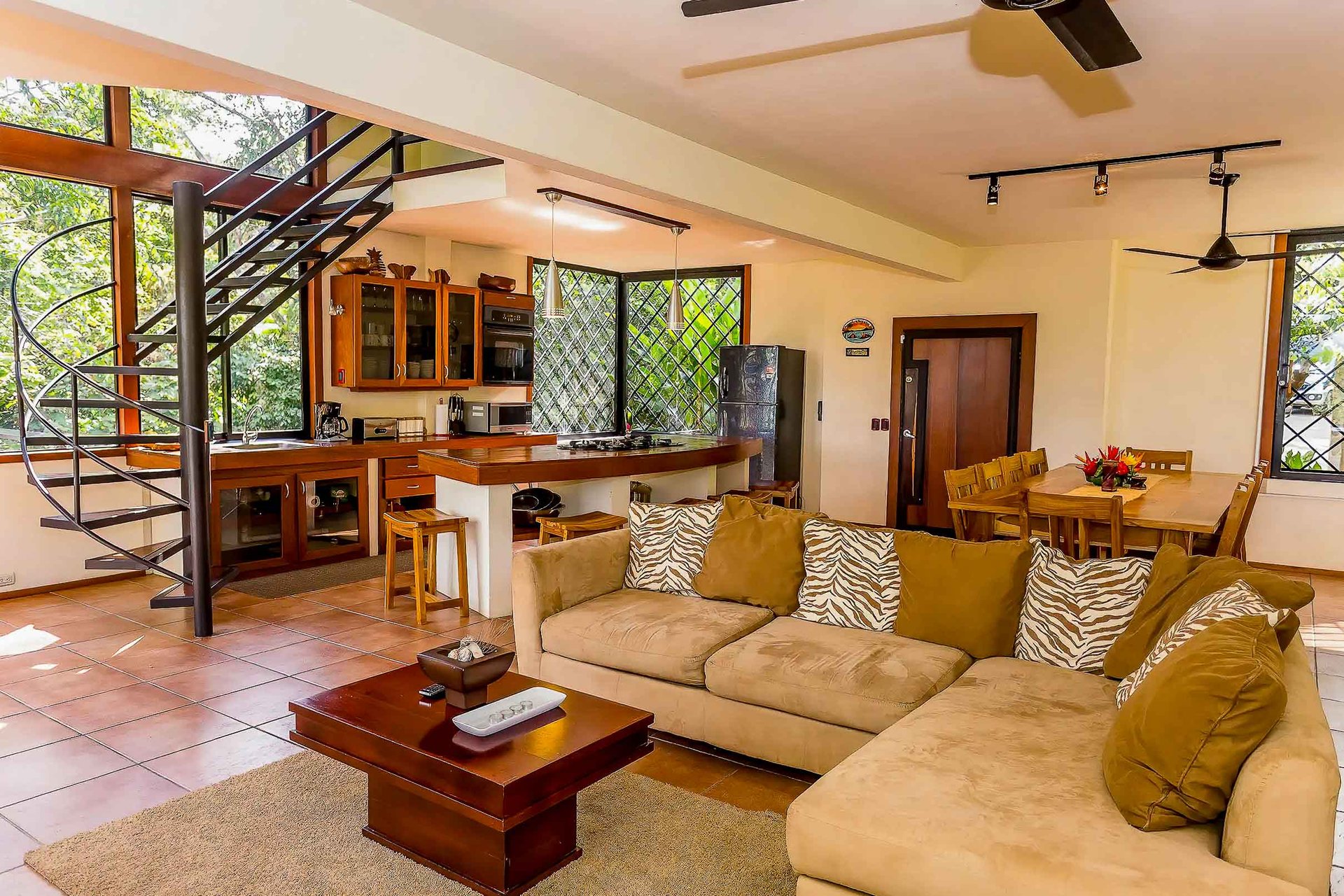 Casa de Luz, Manuel Antonio 3 bedroom/5 bath, Vacation rental income