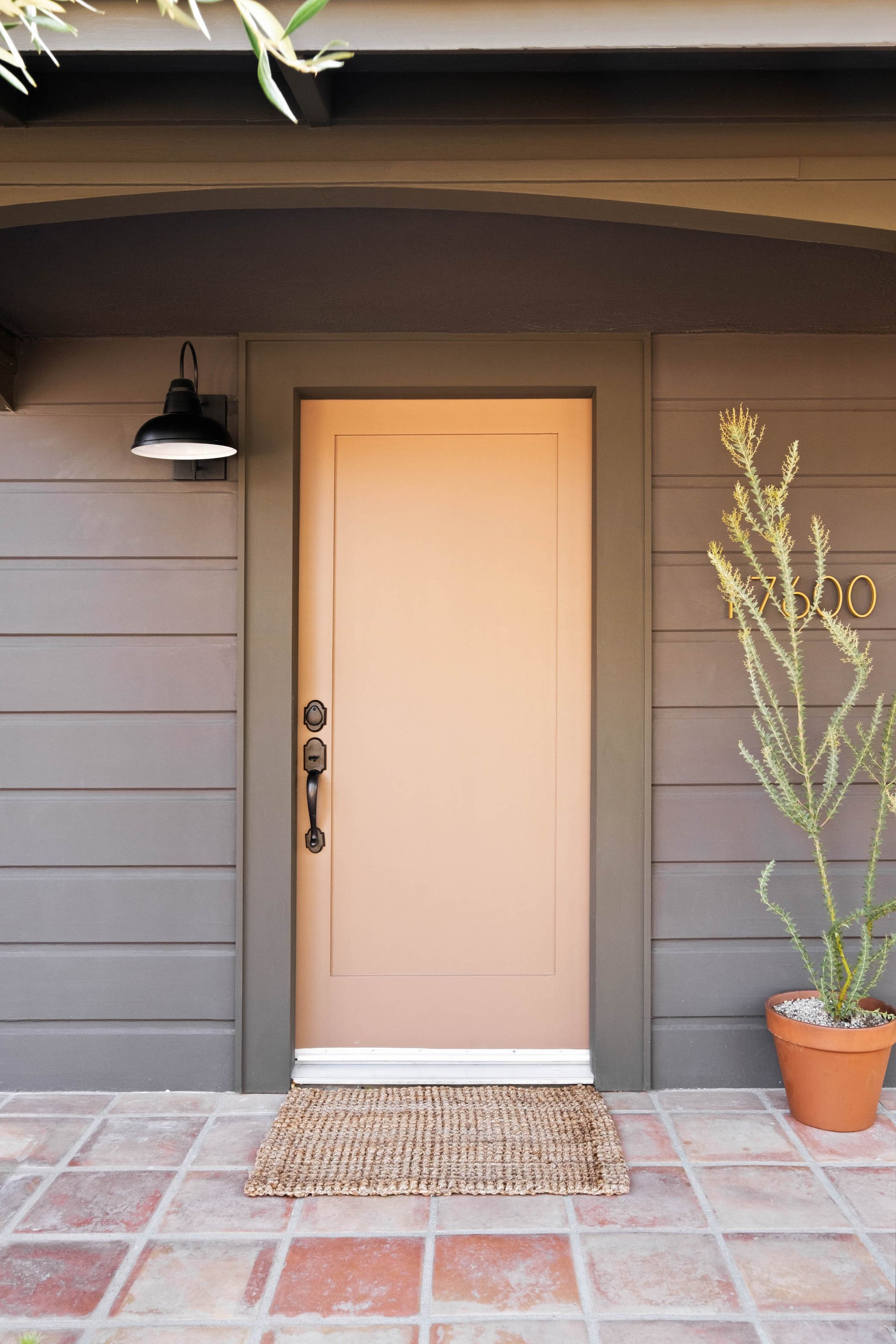 Outback Modern. Lake Balboa