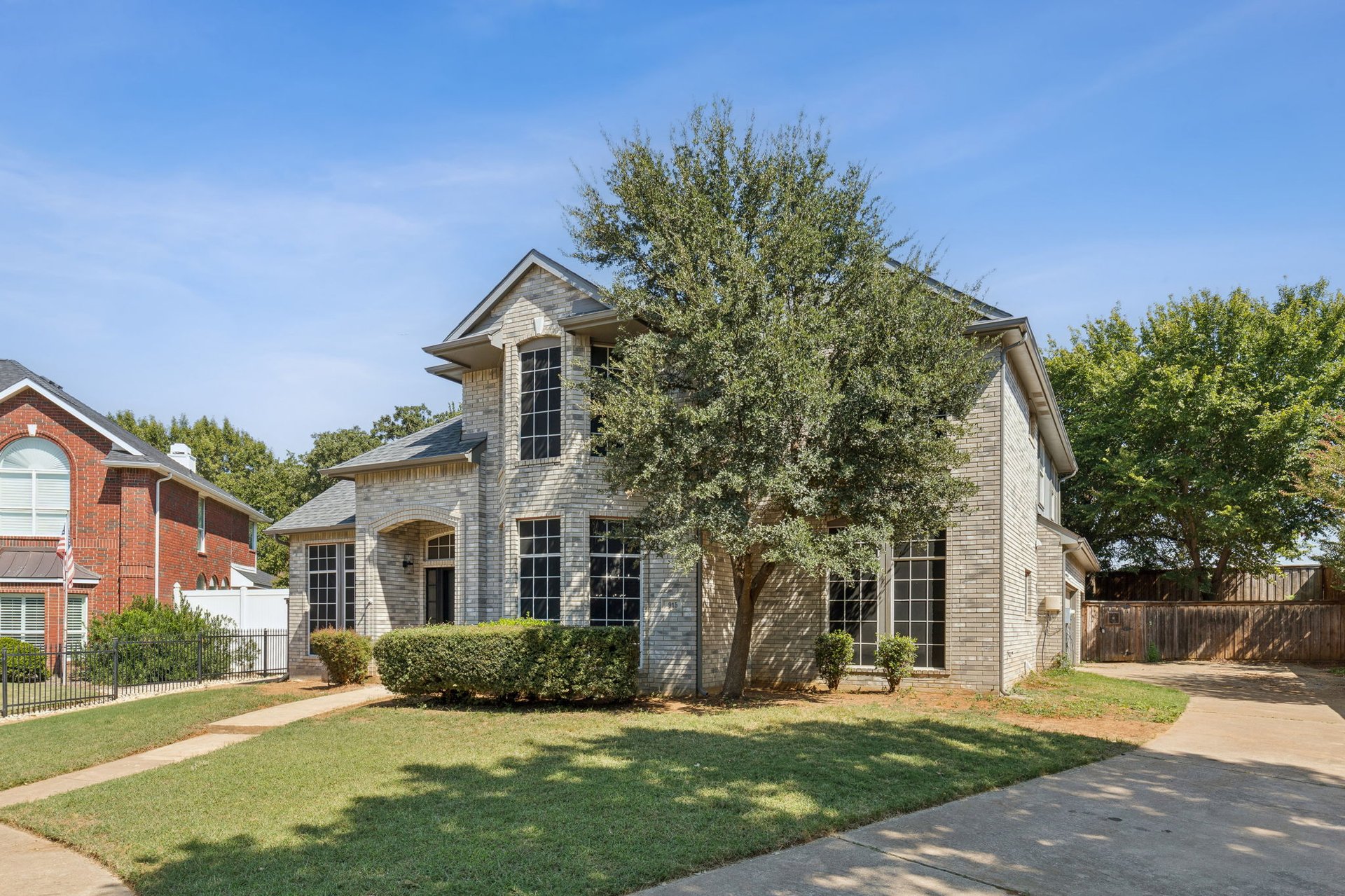 915 Inverness Circle
