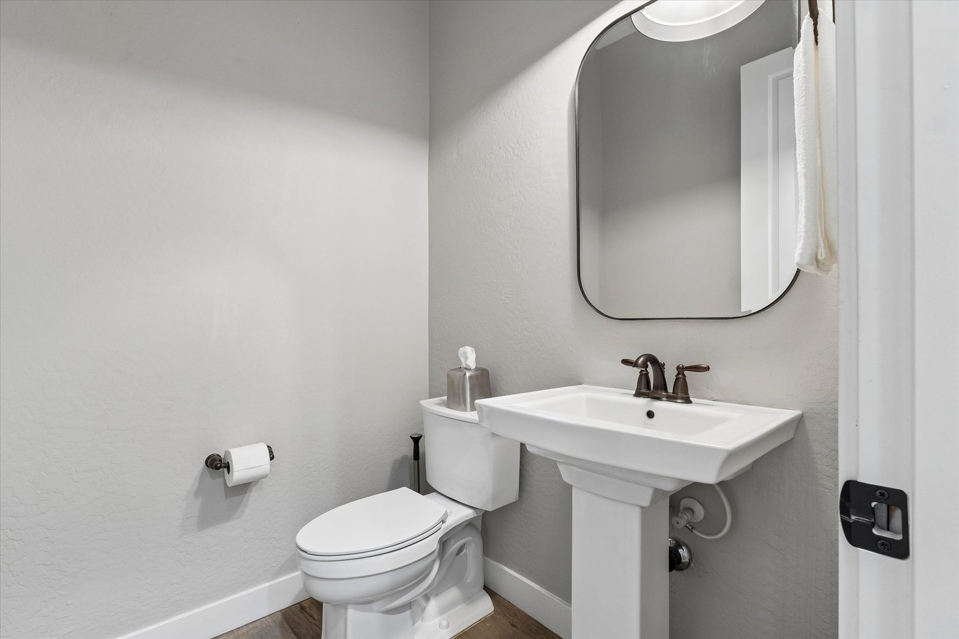 2905 E LOS GATOS DR, Phoenix, AZ 85050