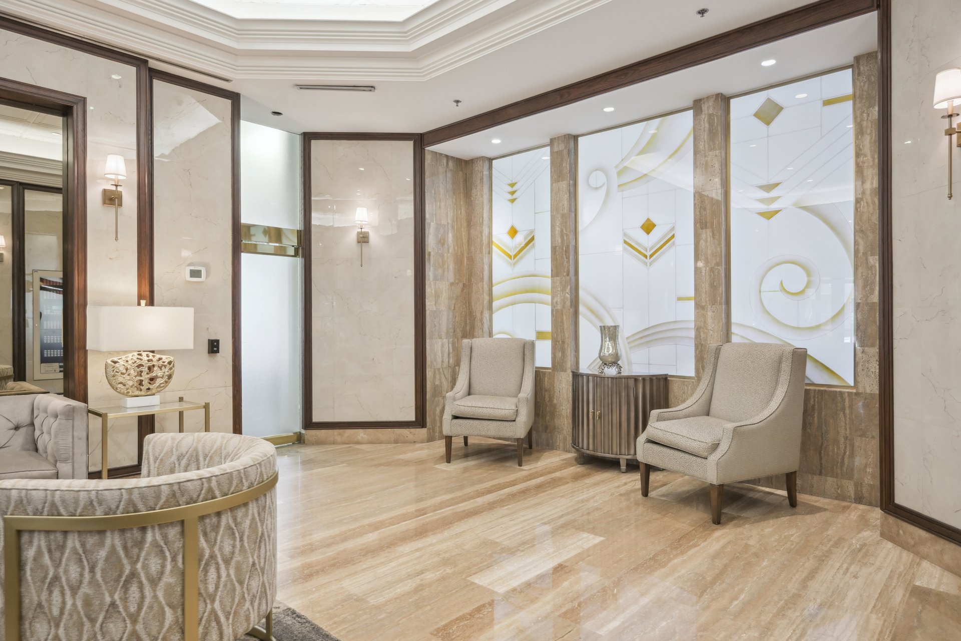 Lakeside Living at the Prestigious Palace Pier