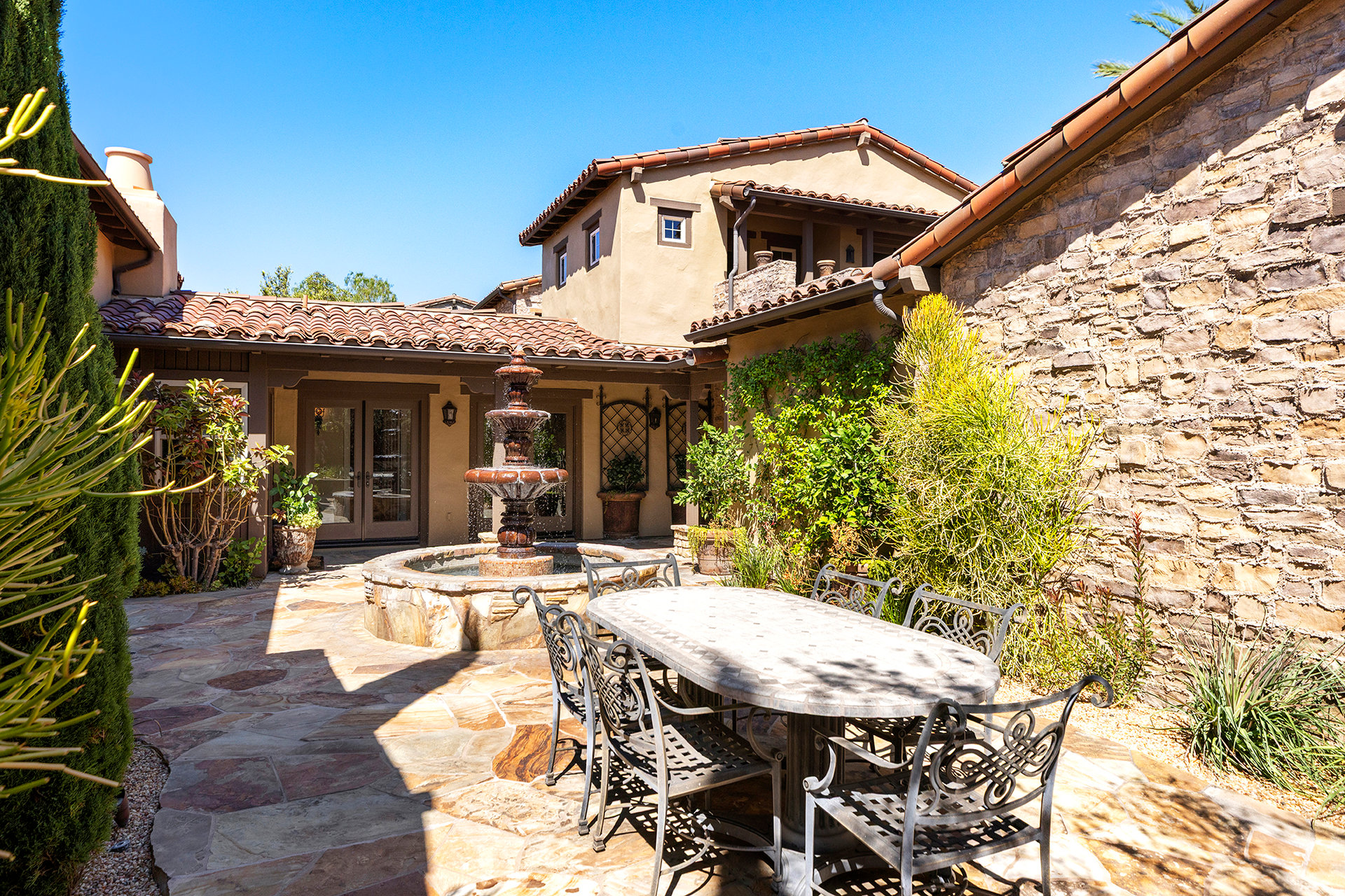 9 Sandalo Court