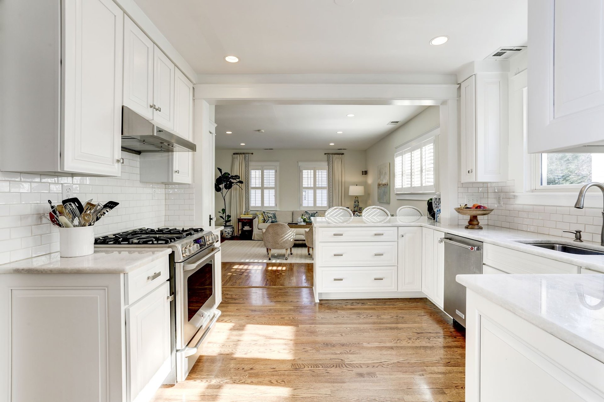 2435 Davis Ave