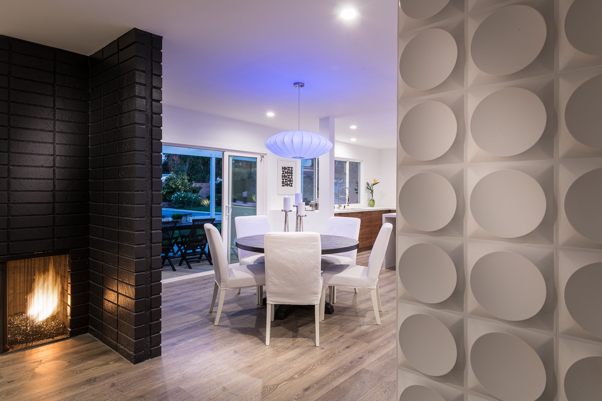 Mid-Century Smart Home in Woodland Hills