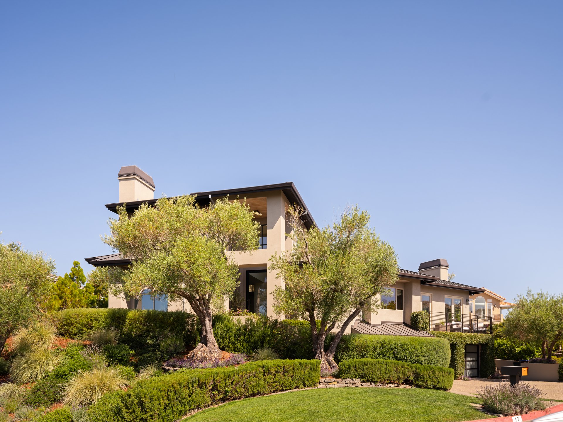Architectural Modernism, Bay Views, and Exceptional Outdoor Living