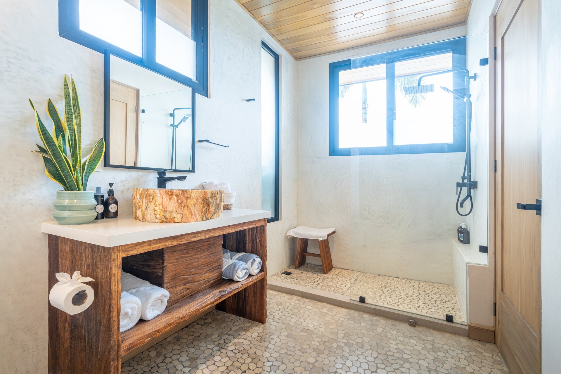 Casa Amarilla – Oceanview Luxury Meets Sustainable Living in Tres Rios