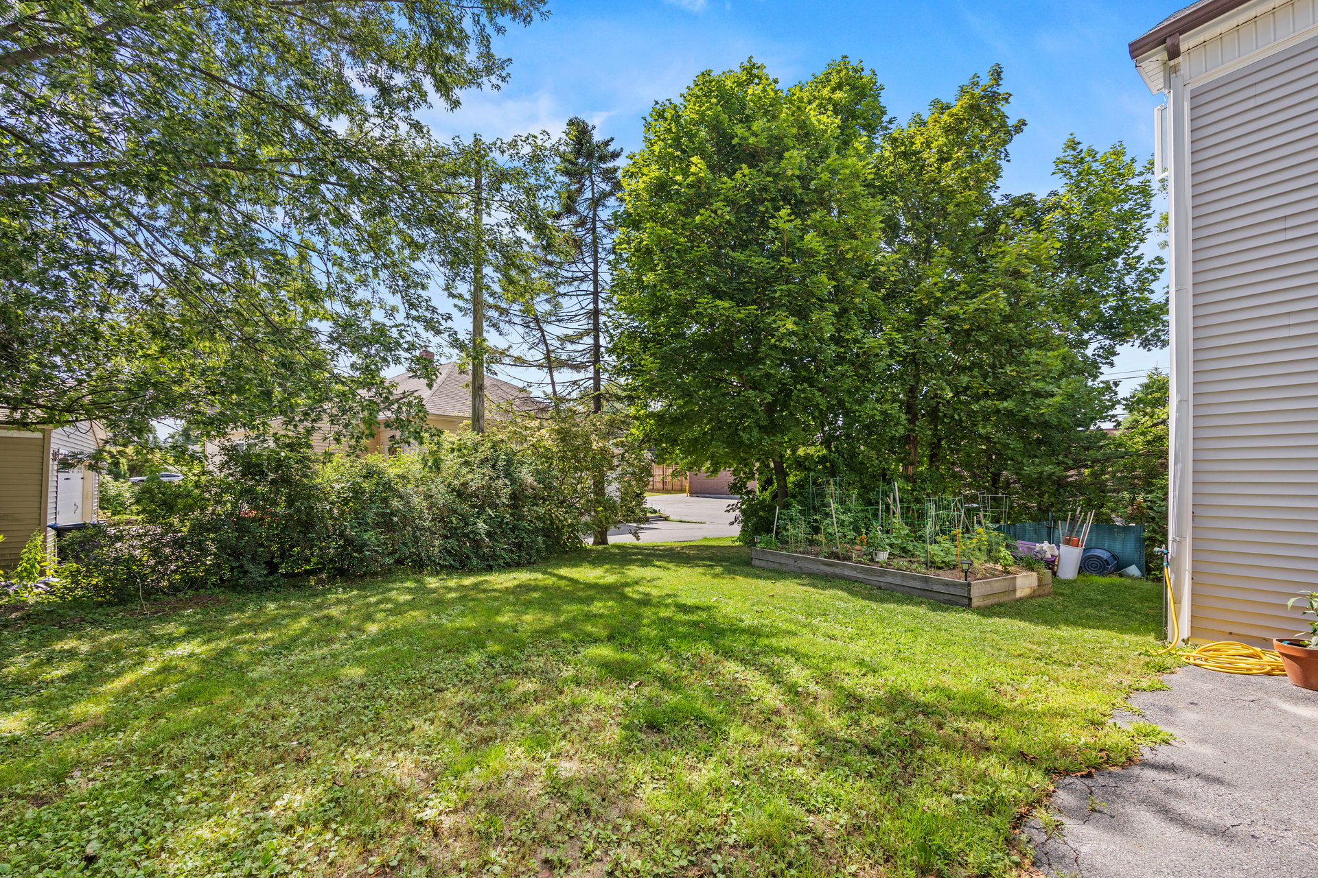 7 Emmons Place