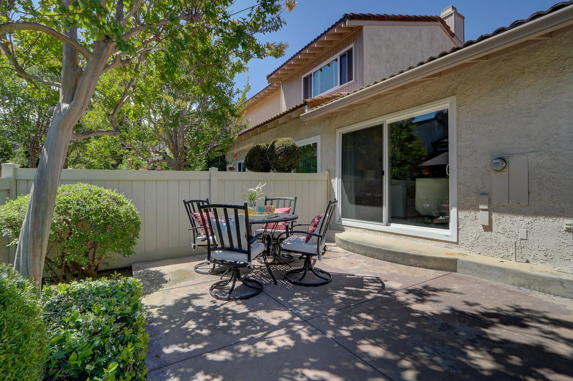 1298 Ramona Dr