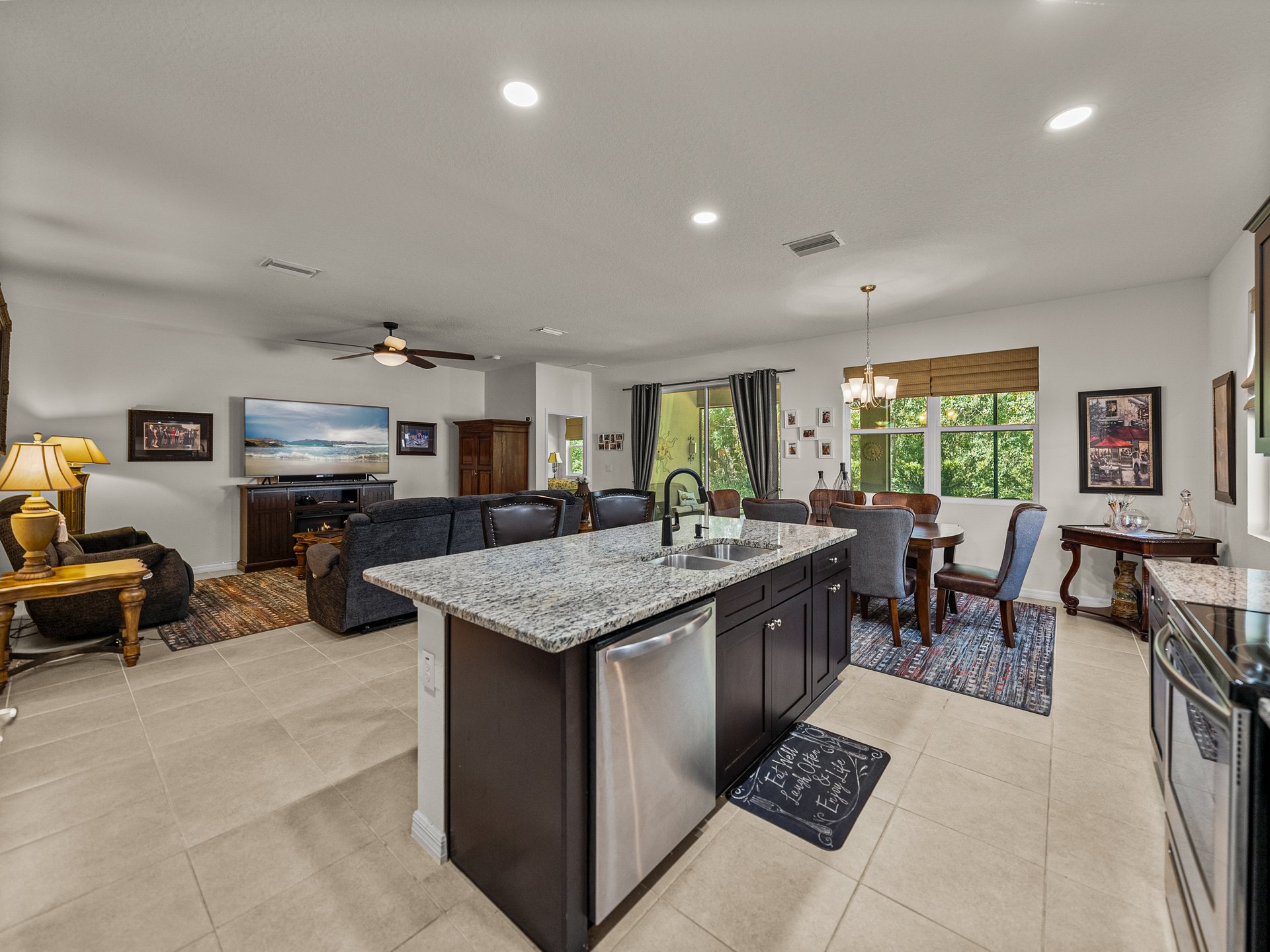 12669 EASTPOINTE DR