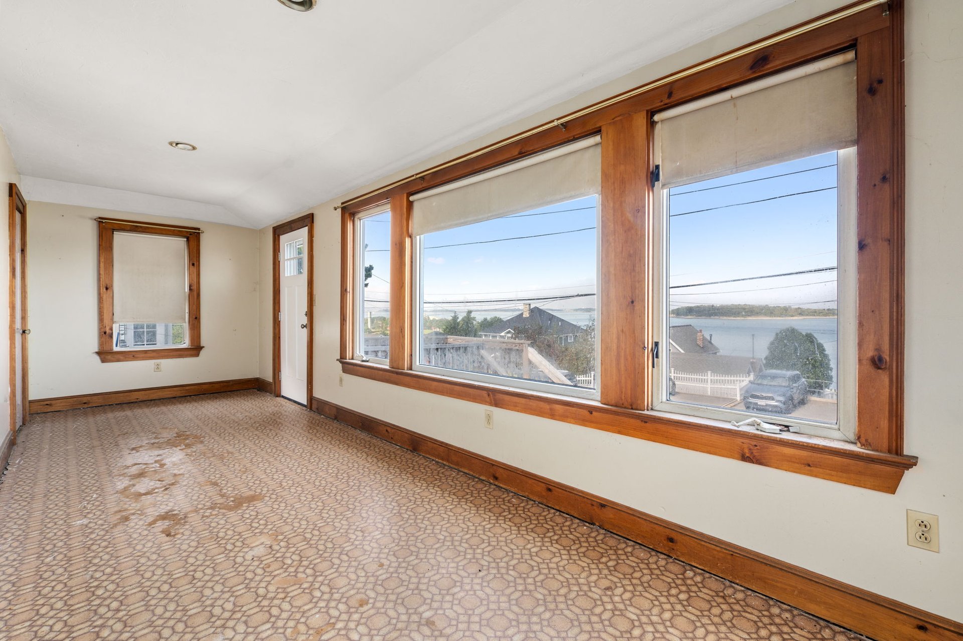118 Sea Ave