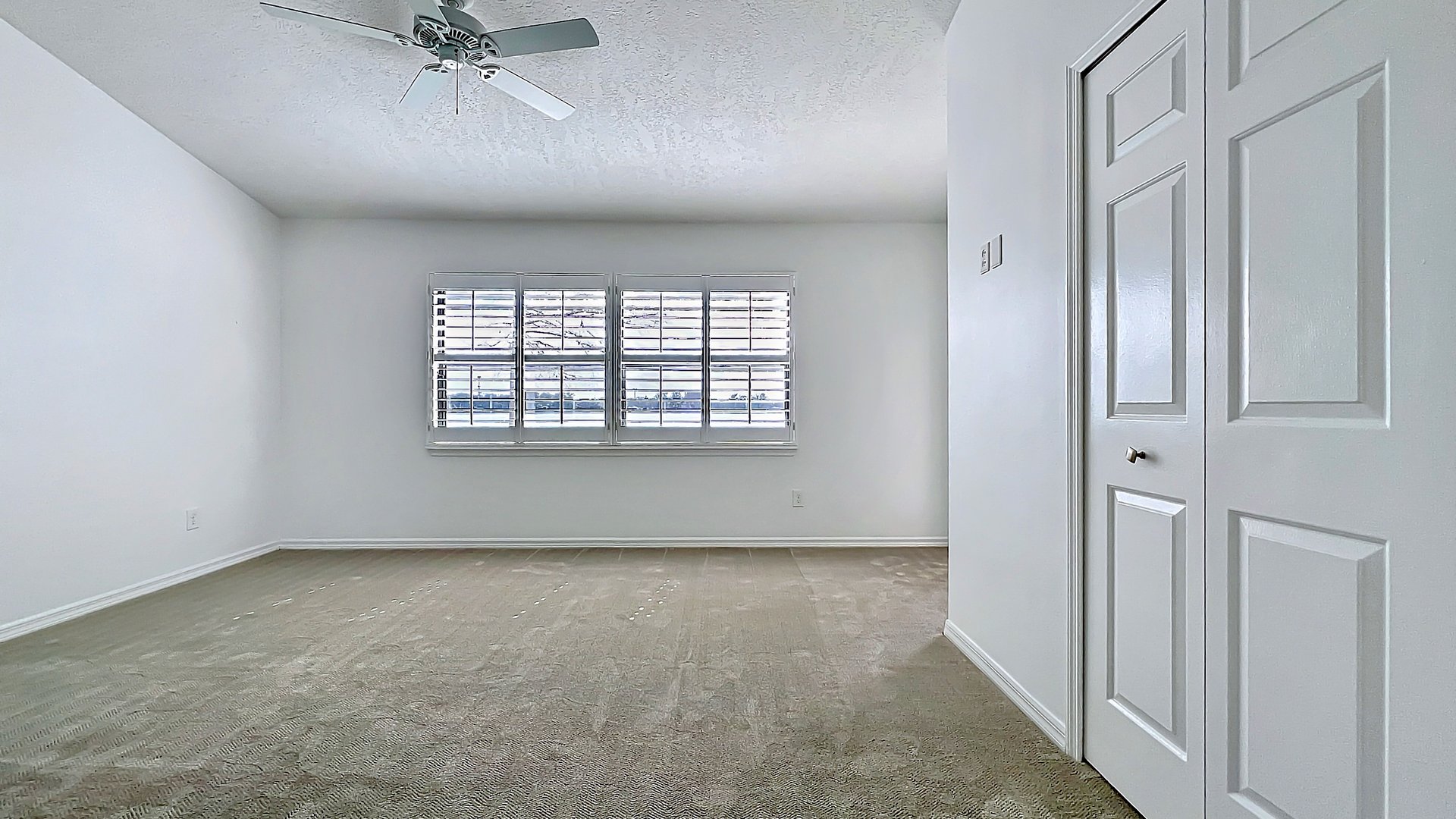 Luxury Lakefront Winter Park Condominium for Lease