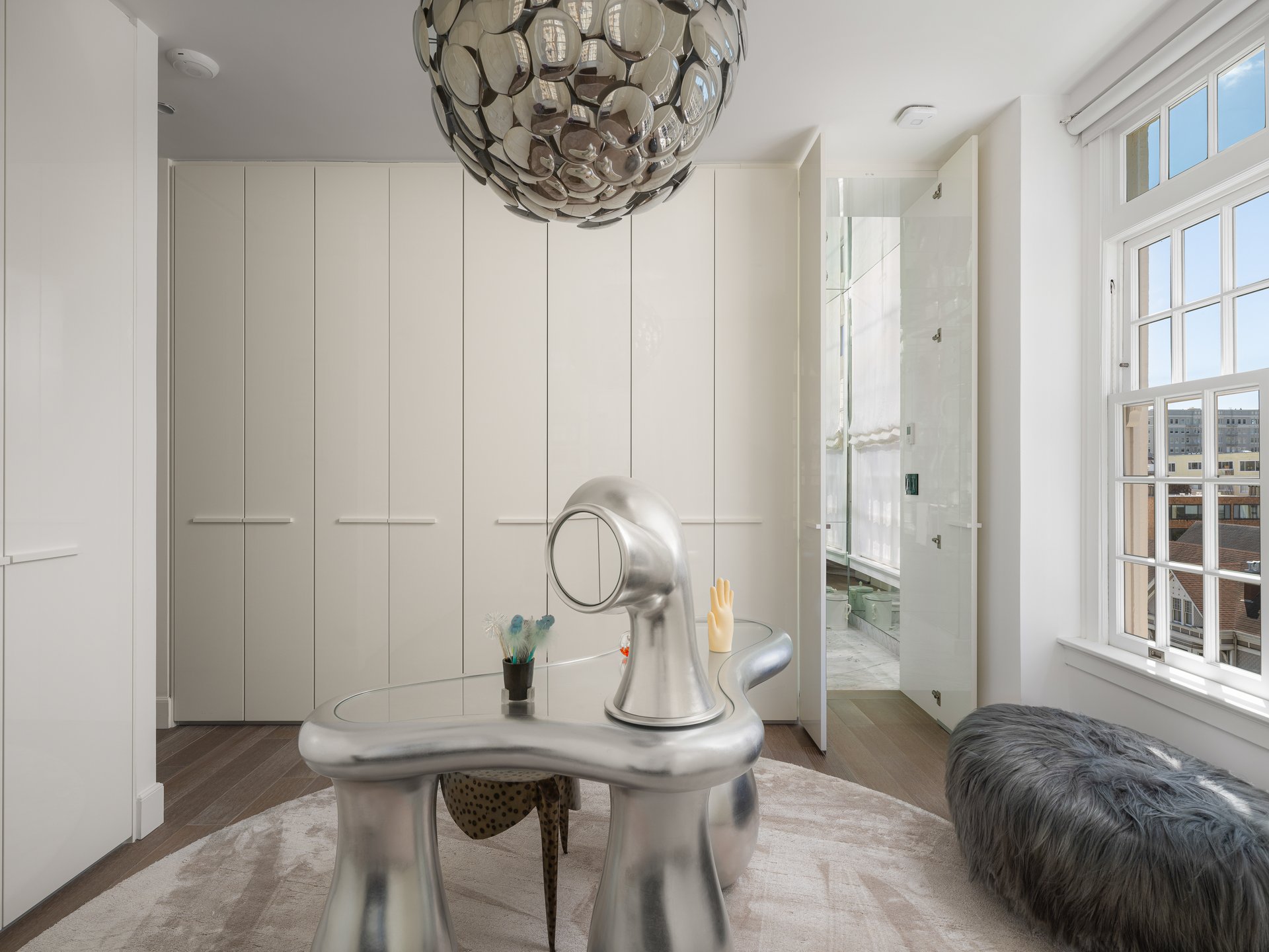 Magnificent Apartment at The Heights
