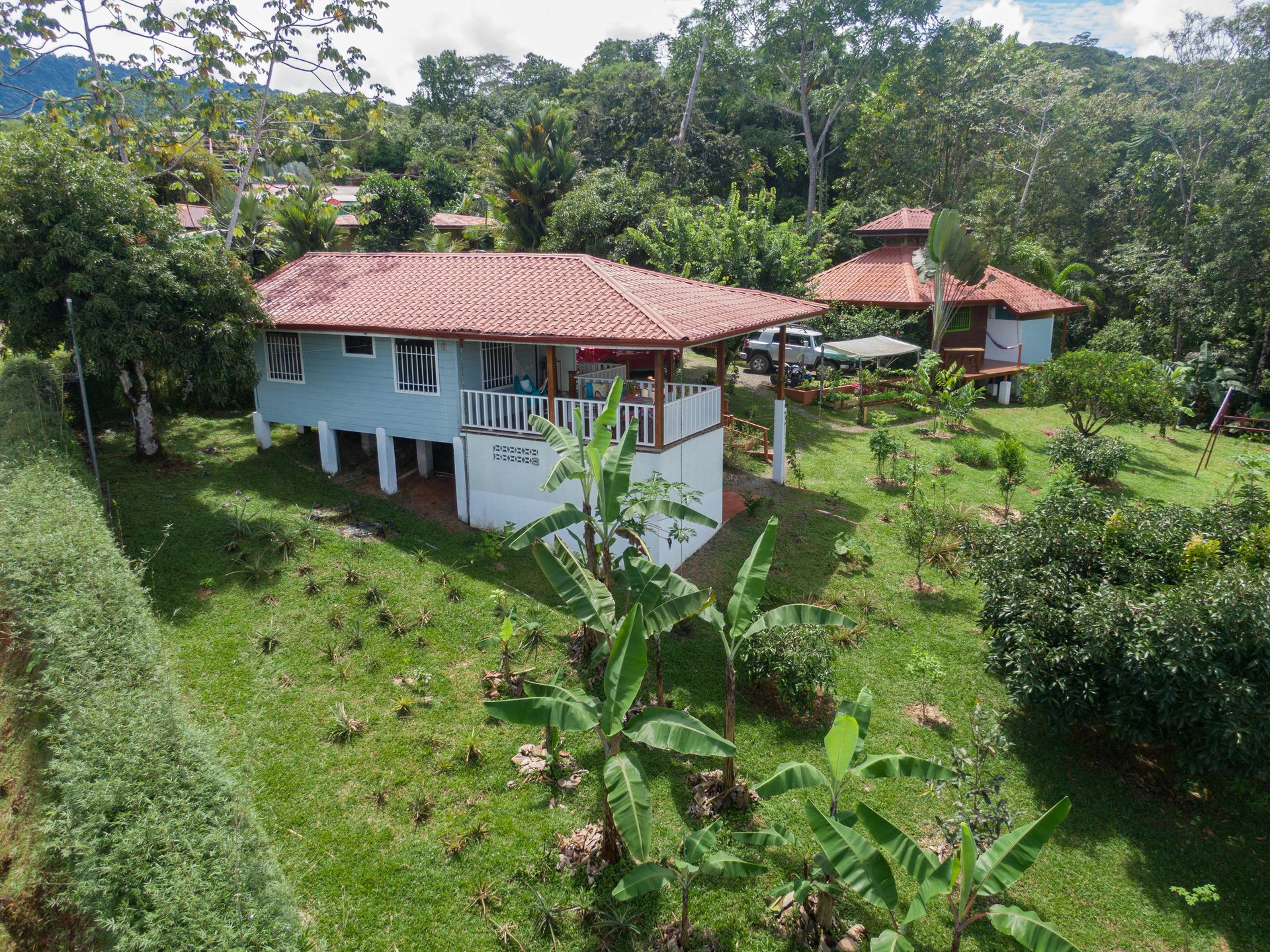 Tinamastes Eco Orchard | Creekside 2BR Home + Studio Casita