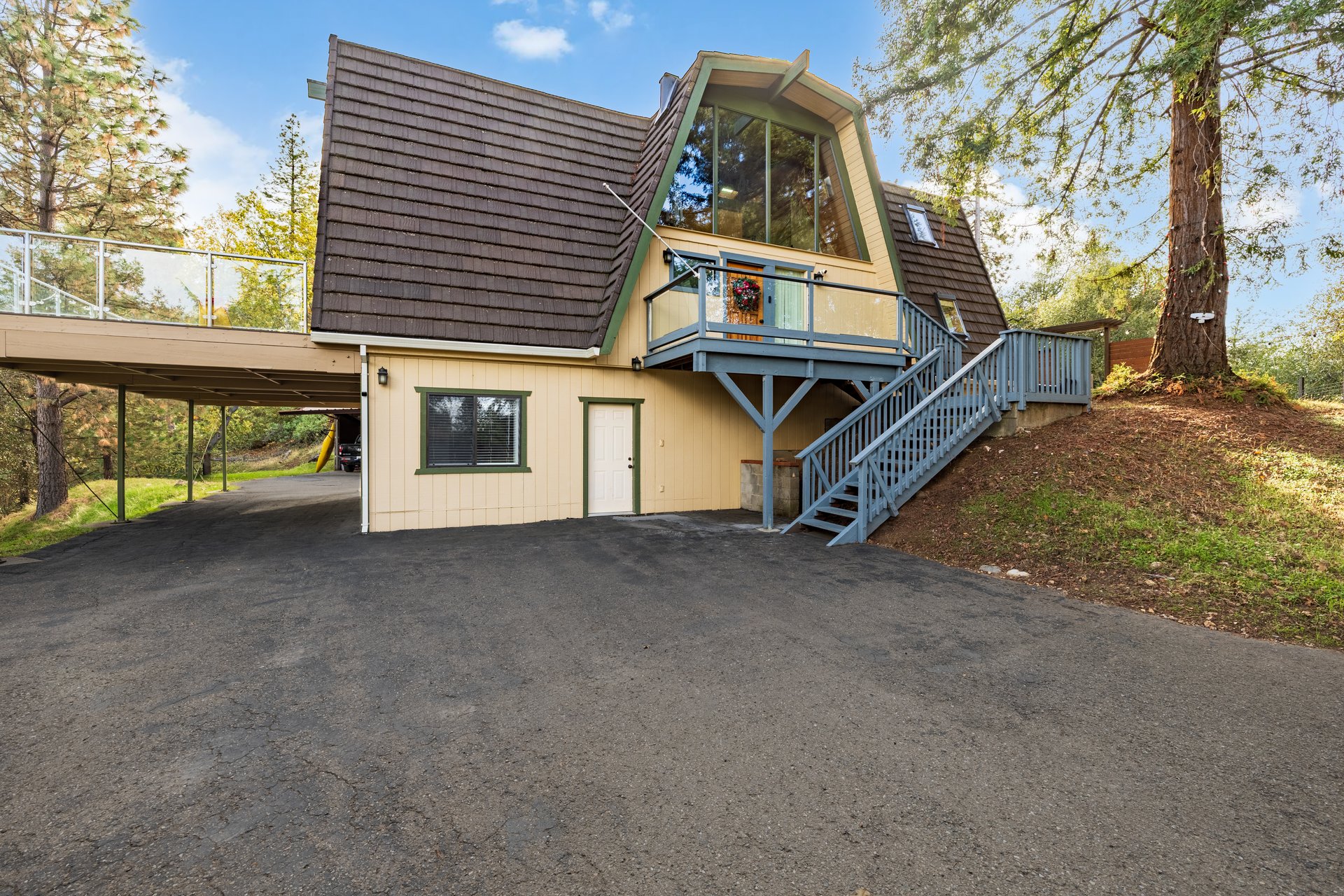 4611 Hillwood Dr