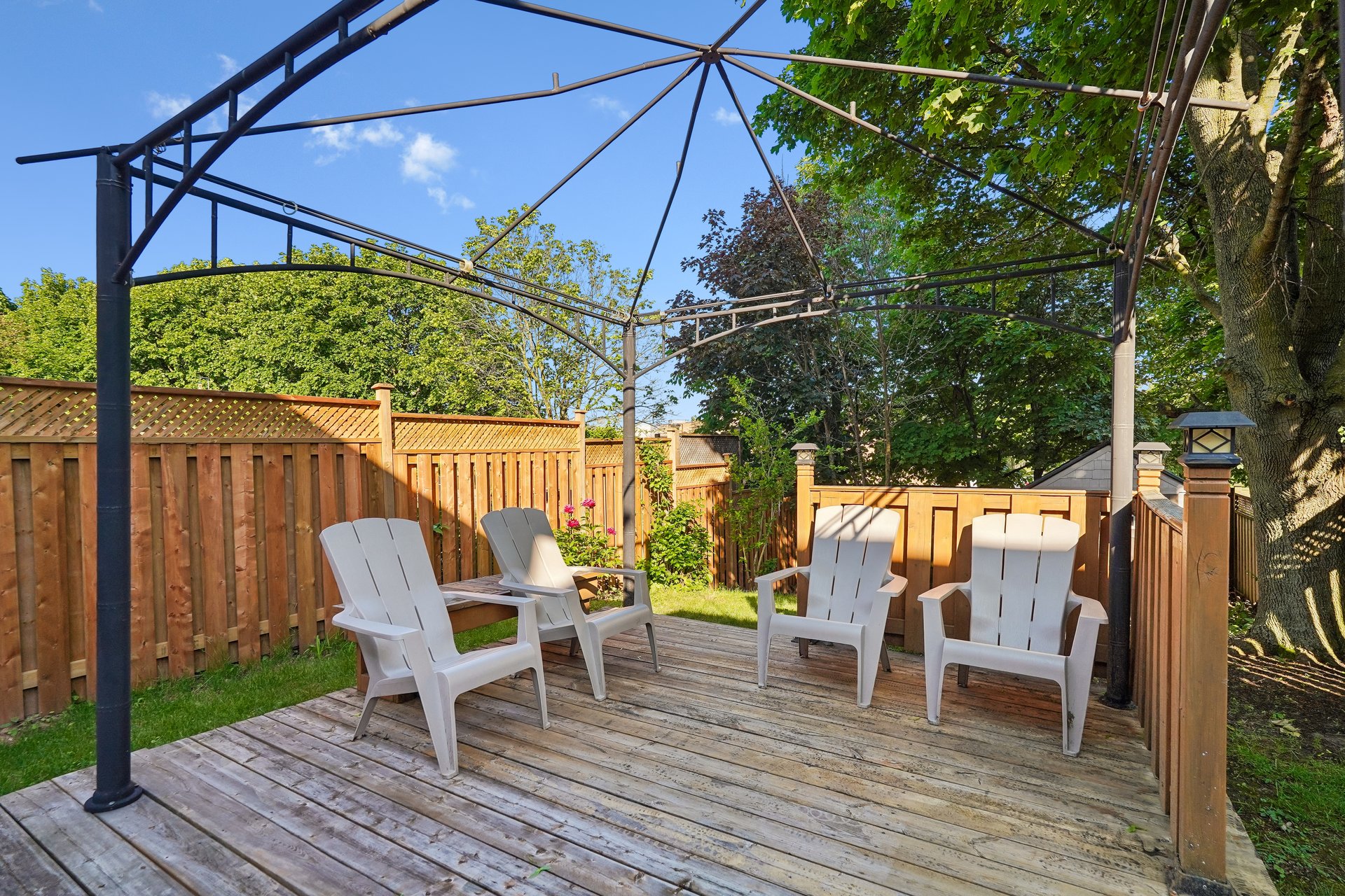 Move-in ready in the heart of Glen Abbey