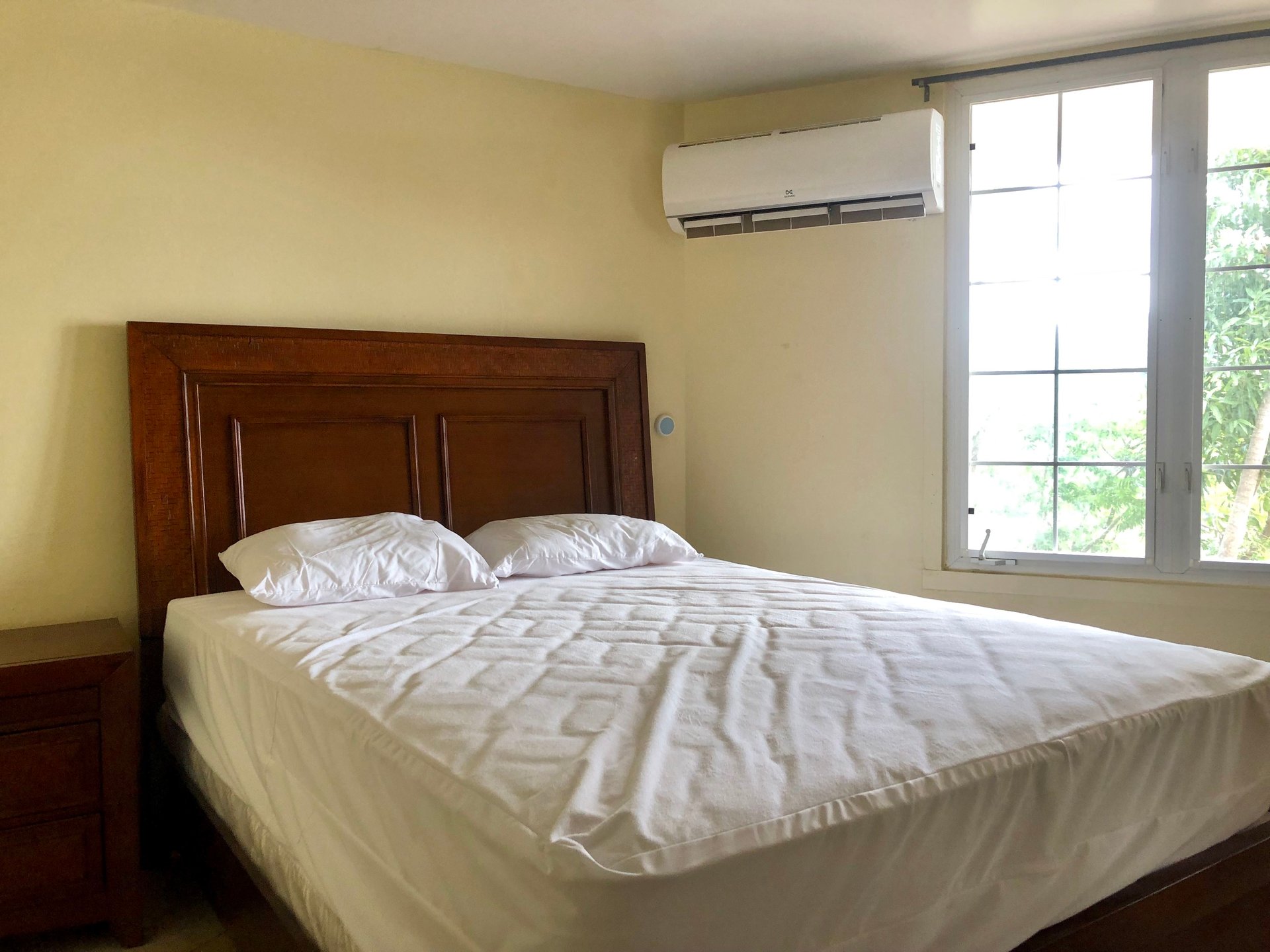 1089 Lambert Hills 1 Bedroom Apartment