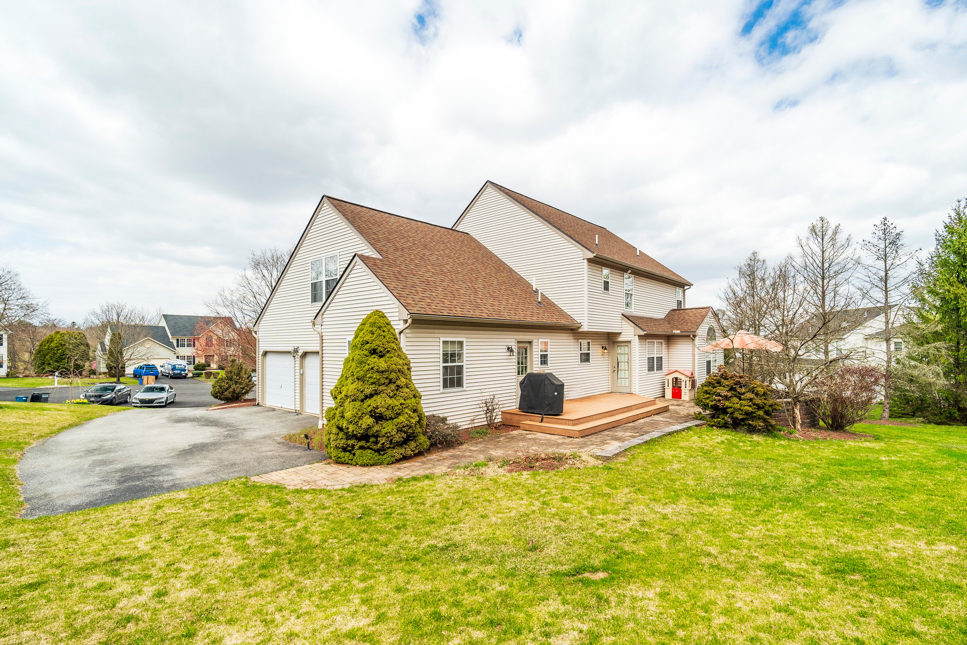 7055 Maple Court