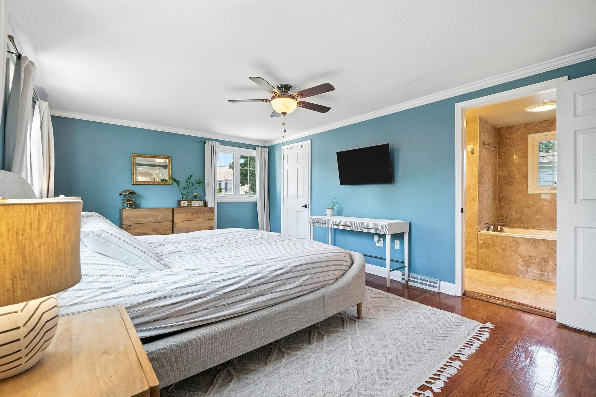 590 Kenilworth Dr