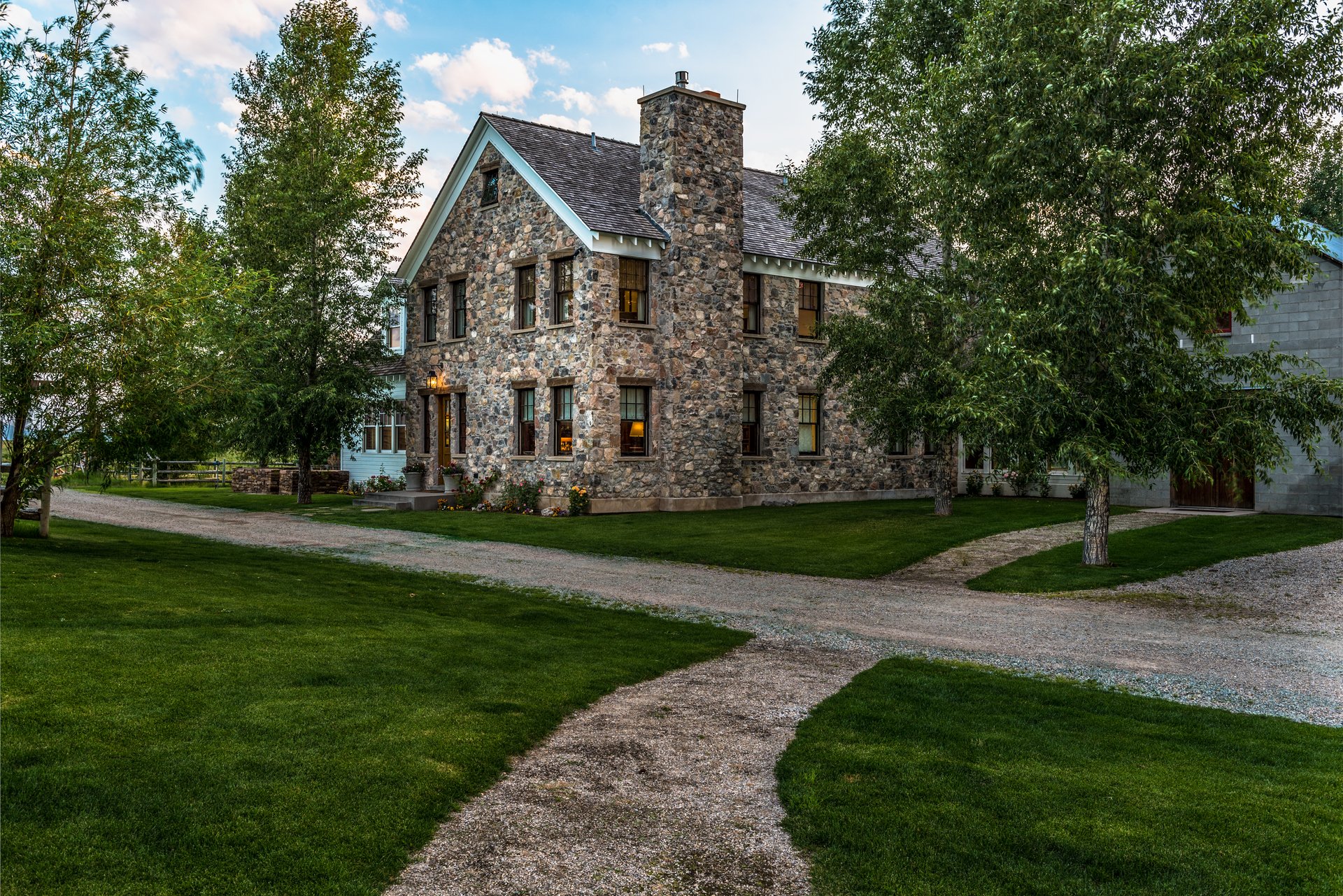 705 Kaufman Rd