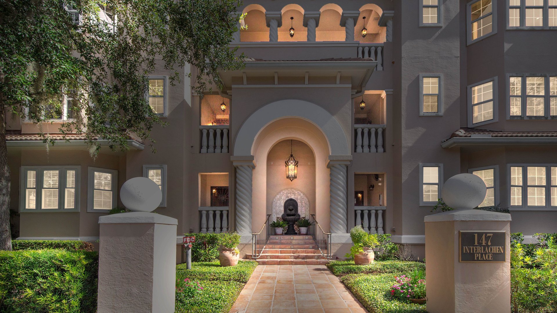 147 S Interlachen Ave Unit 301