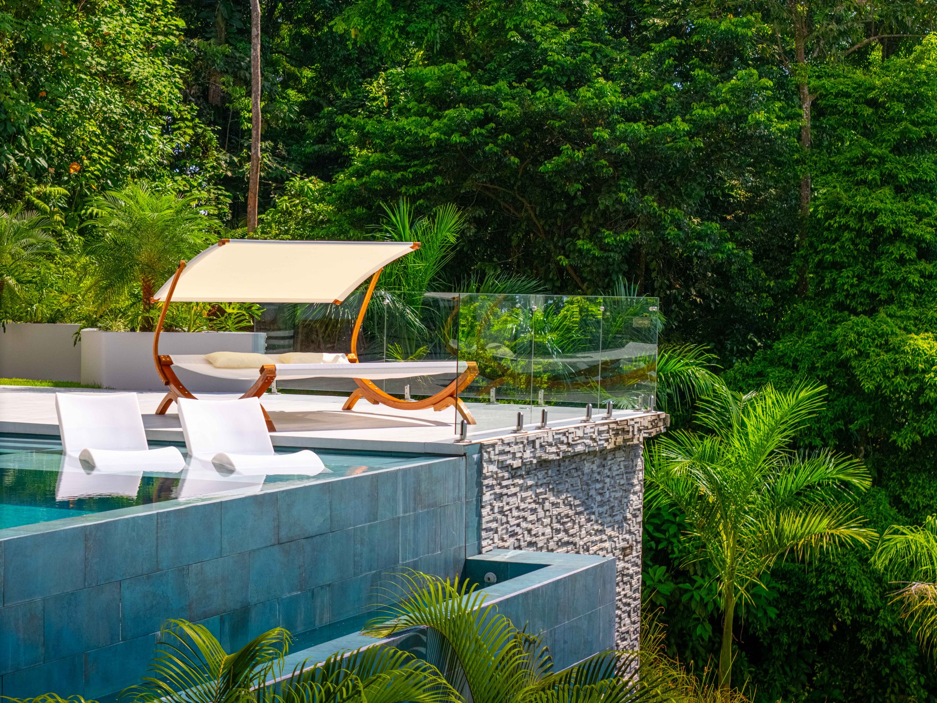 Luxury 4-Bed Home with Ocean & Jungle Views in Ojochal