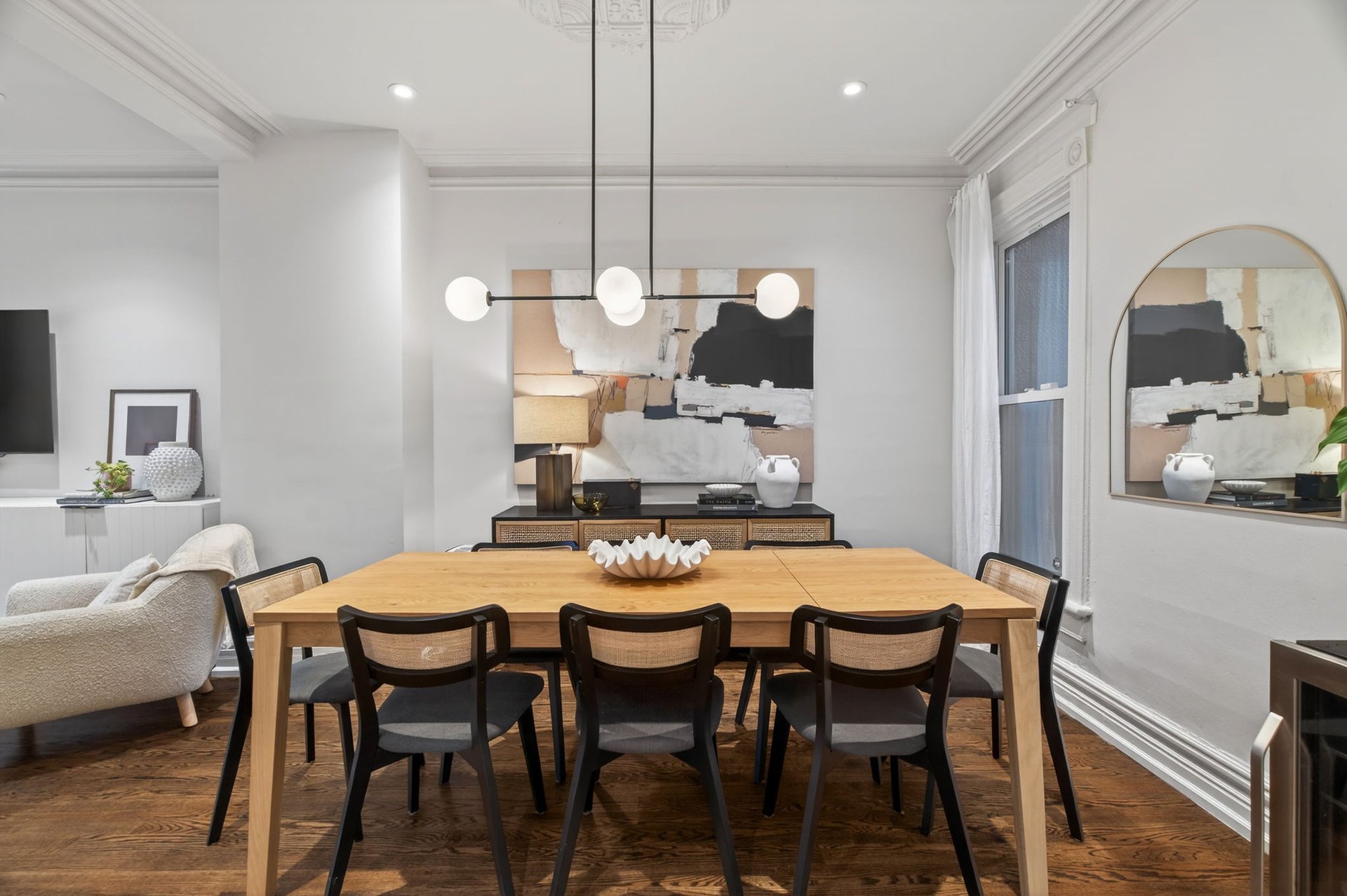 SOLD: Standout Residence In Coveted Summerhill