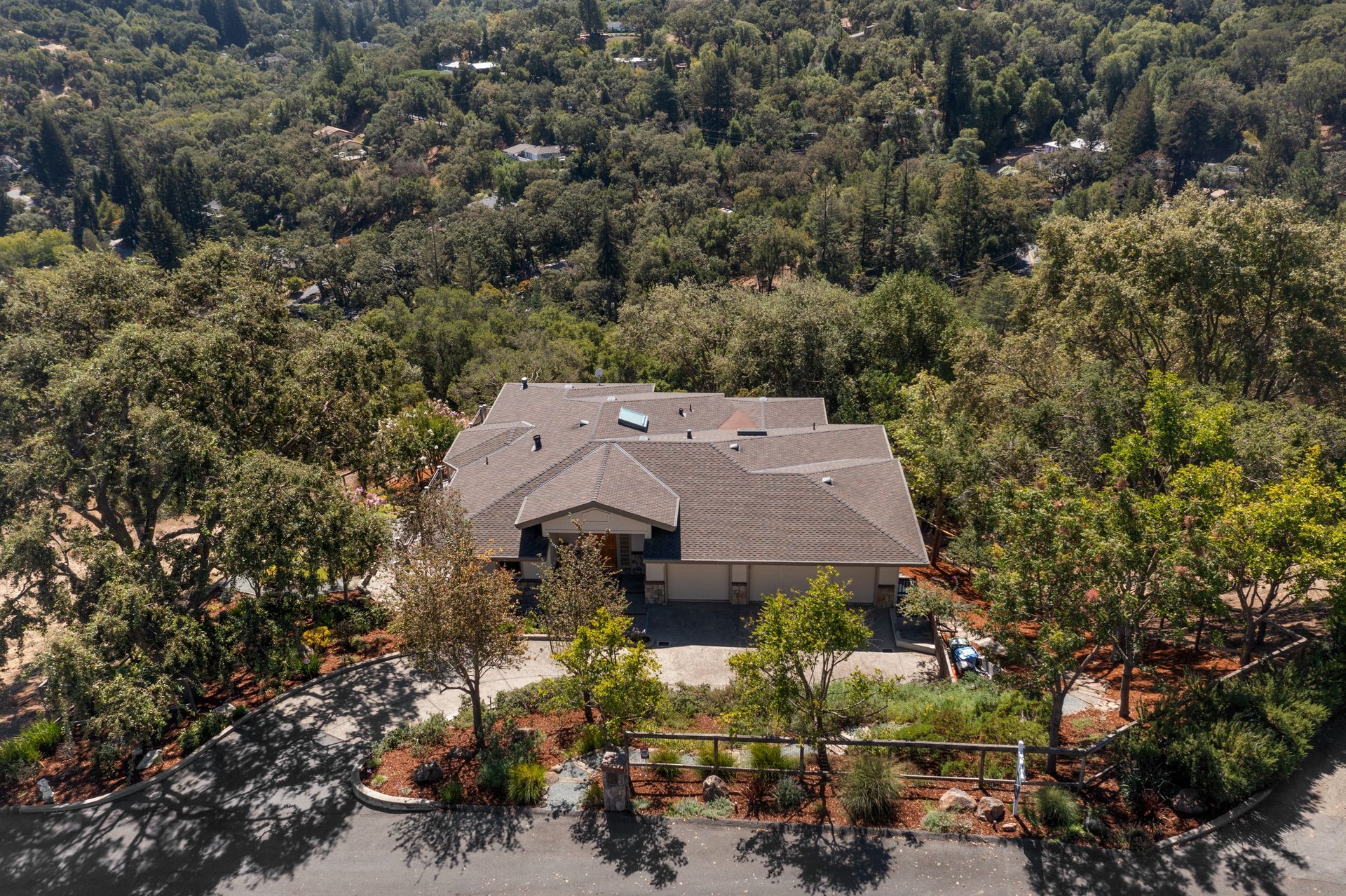 809 Mountain View Dr