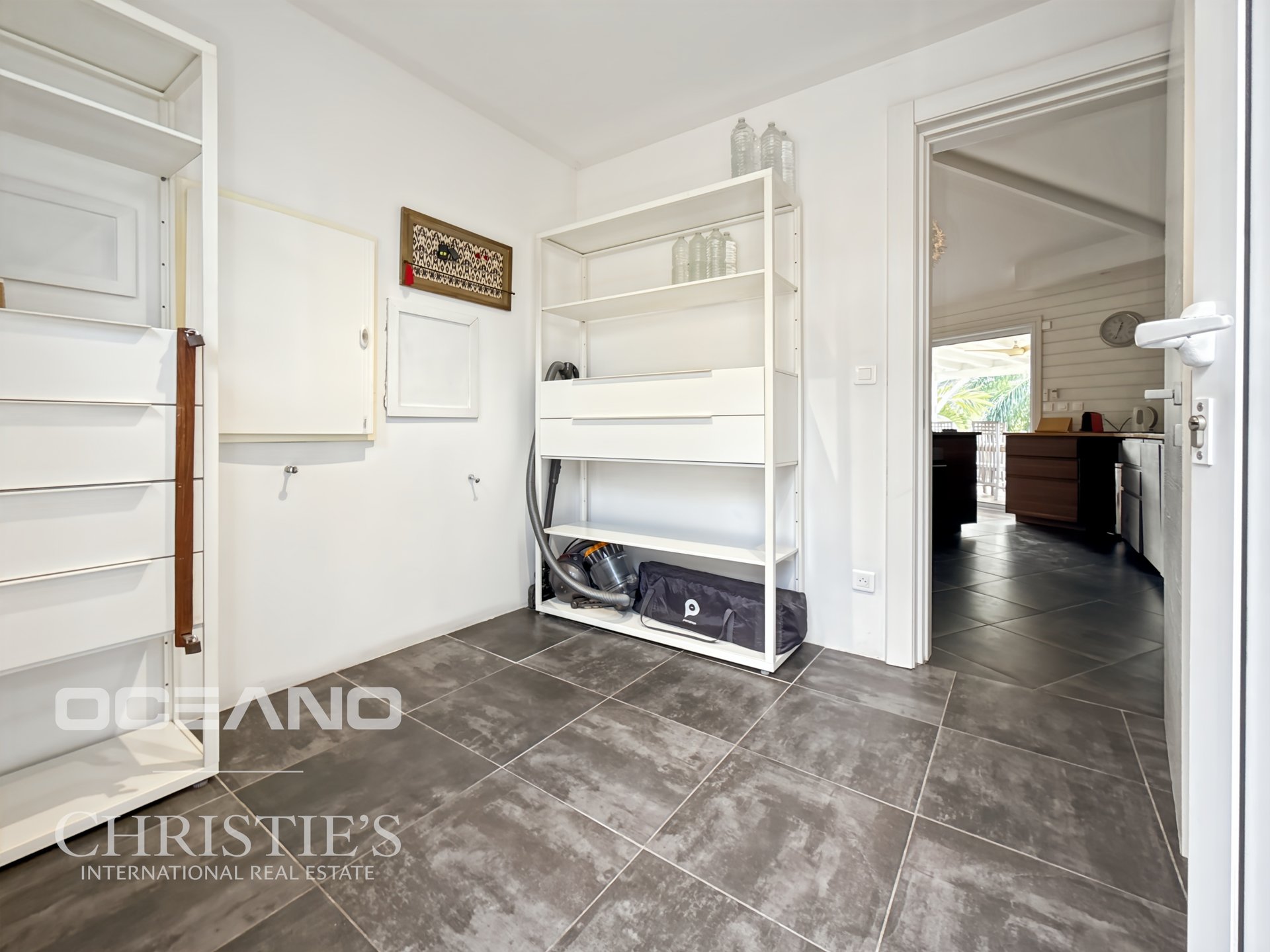Real Estate Complex – 3 Villas + 1-Bedroom Apartment